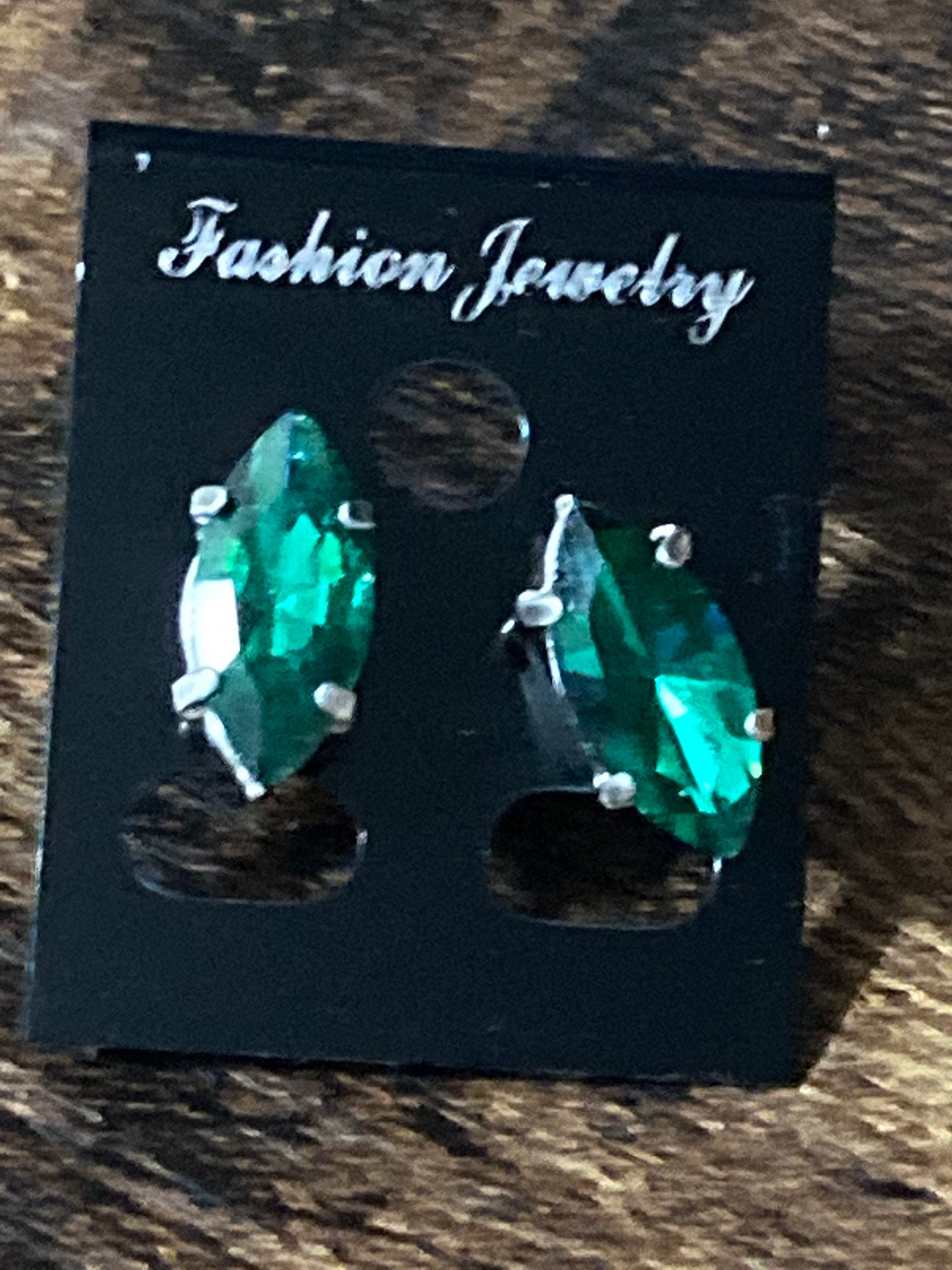 Emerald Green glass diamanté crystal earrings pierced 15mm