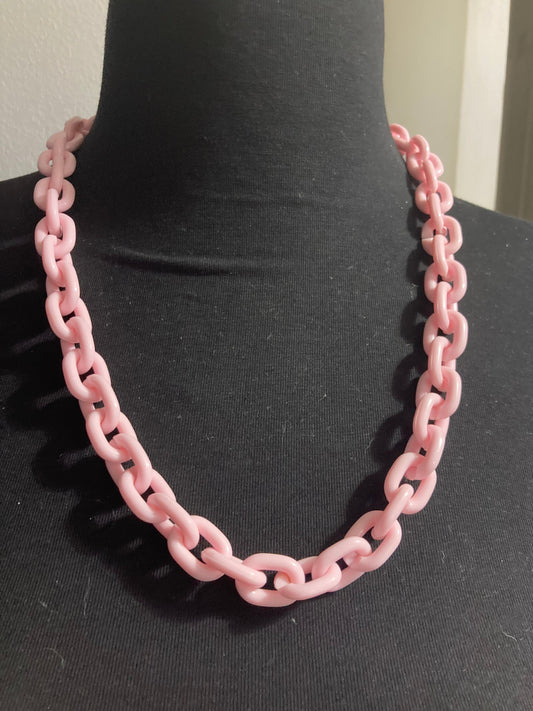 Funky baby pink 2cm linked plastic chain link necklace 66cm