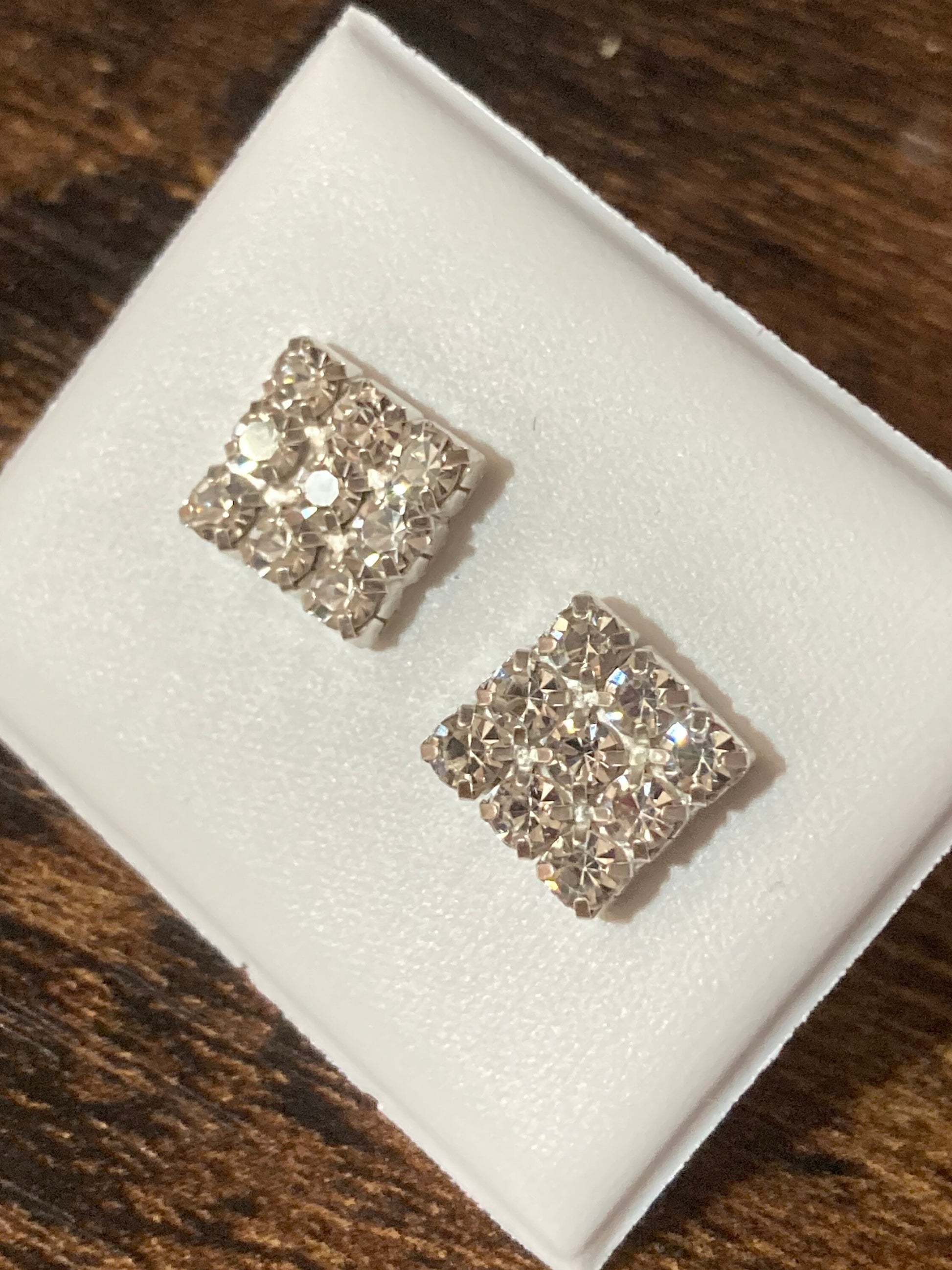 Very sparkly Plain square 8mm clear crystal diamanté stud earrings silver plated