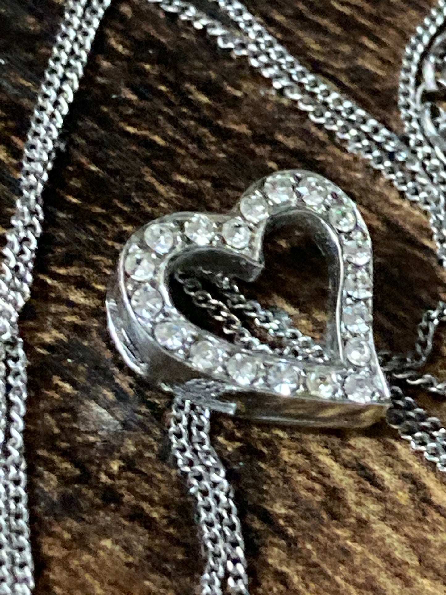 retro 925 Sterling silver modernist diamanté heart pendant silver chain necklace 2.6gms adj 41cm to 48cm