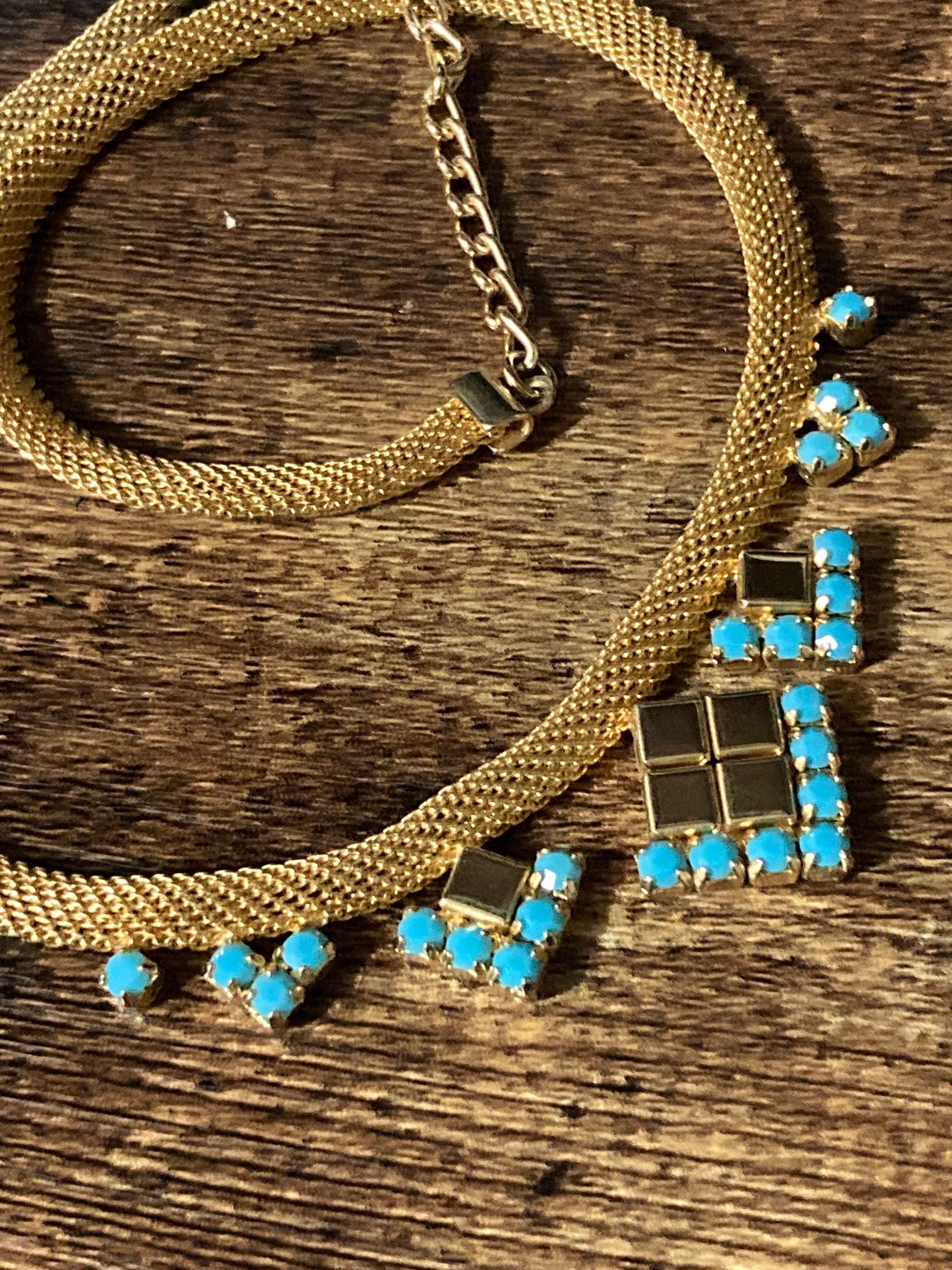 Vintage 1960s gold tone mesh chain choker necklace turquoise stones