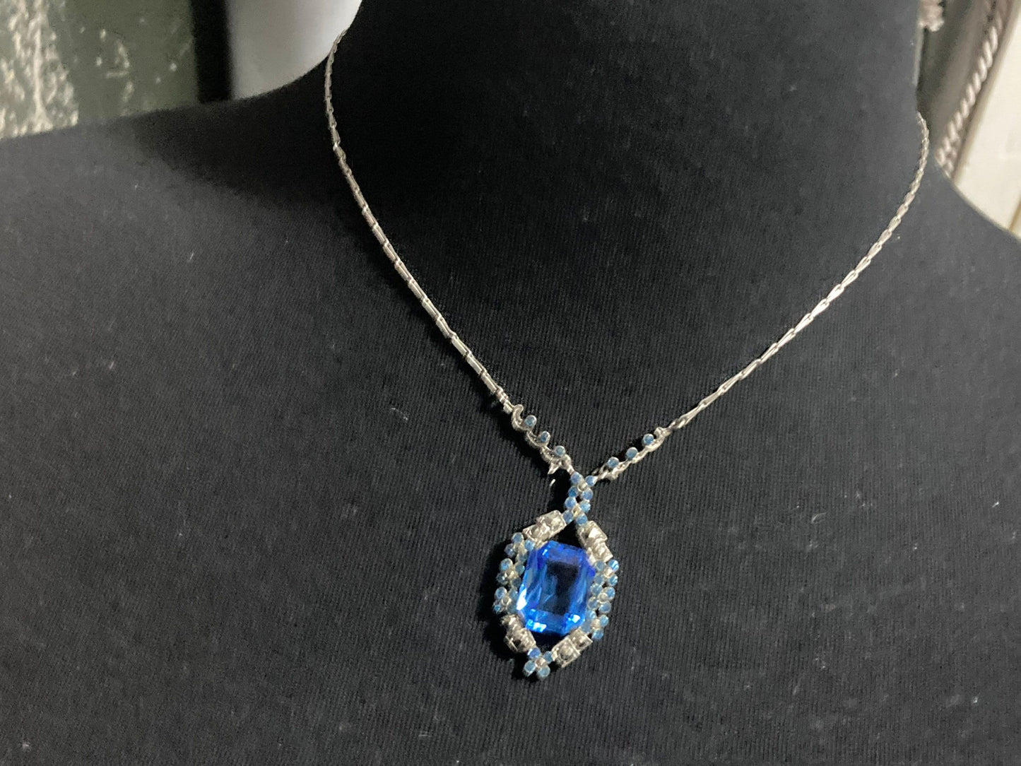 Art Deco Czech sapphire blue Crystal rhinestone pendant Necklace