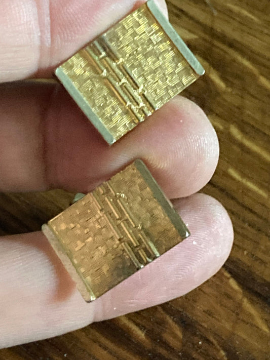 Brutalist 1970s modernist men’s statement gold tone cufflinks