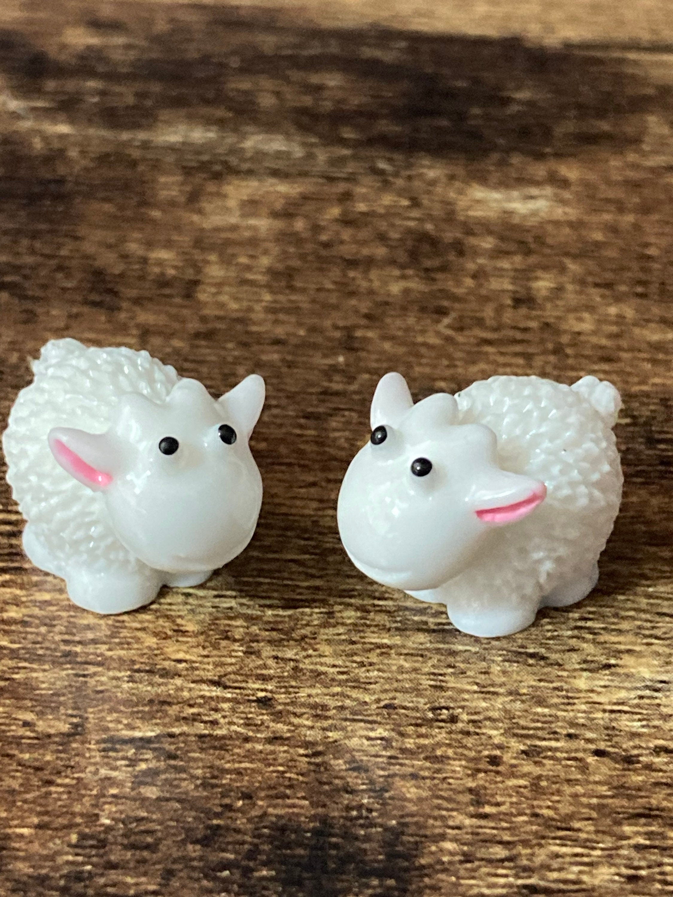 Mini 2cm 2 x cute sitting pink white woolly sheep lambs plastic cake toppers fairy garden decorations