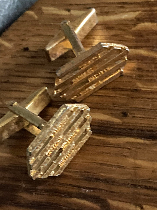 Brutalist 1970s modernist men’s statement gold tone cufflinks