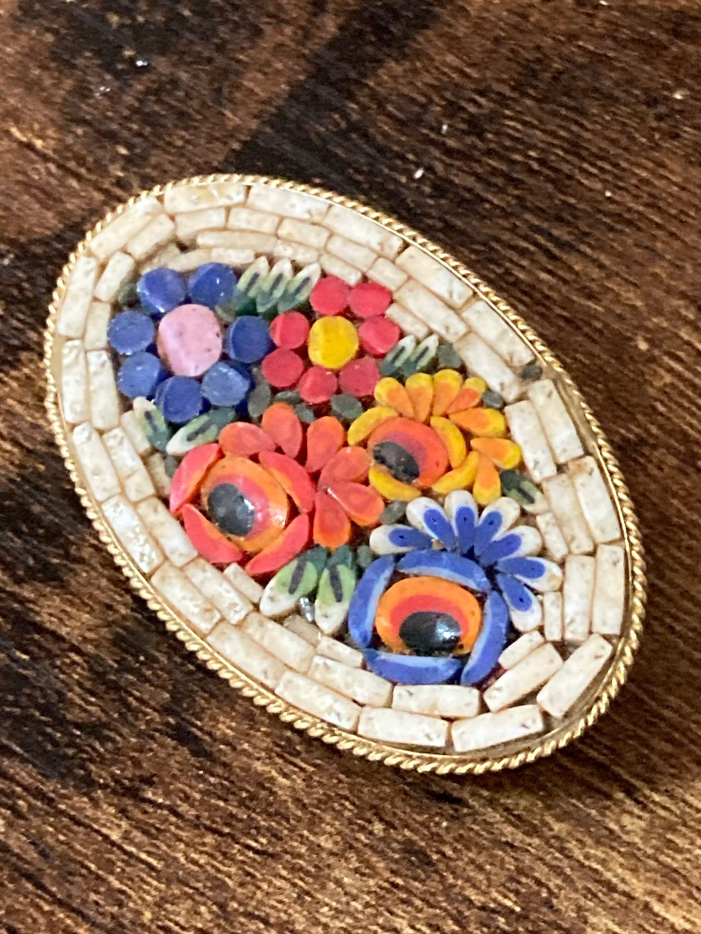 Italian oval Micro Mosaic floral Brooch gold tone