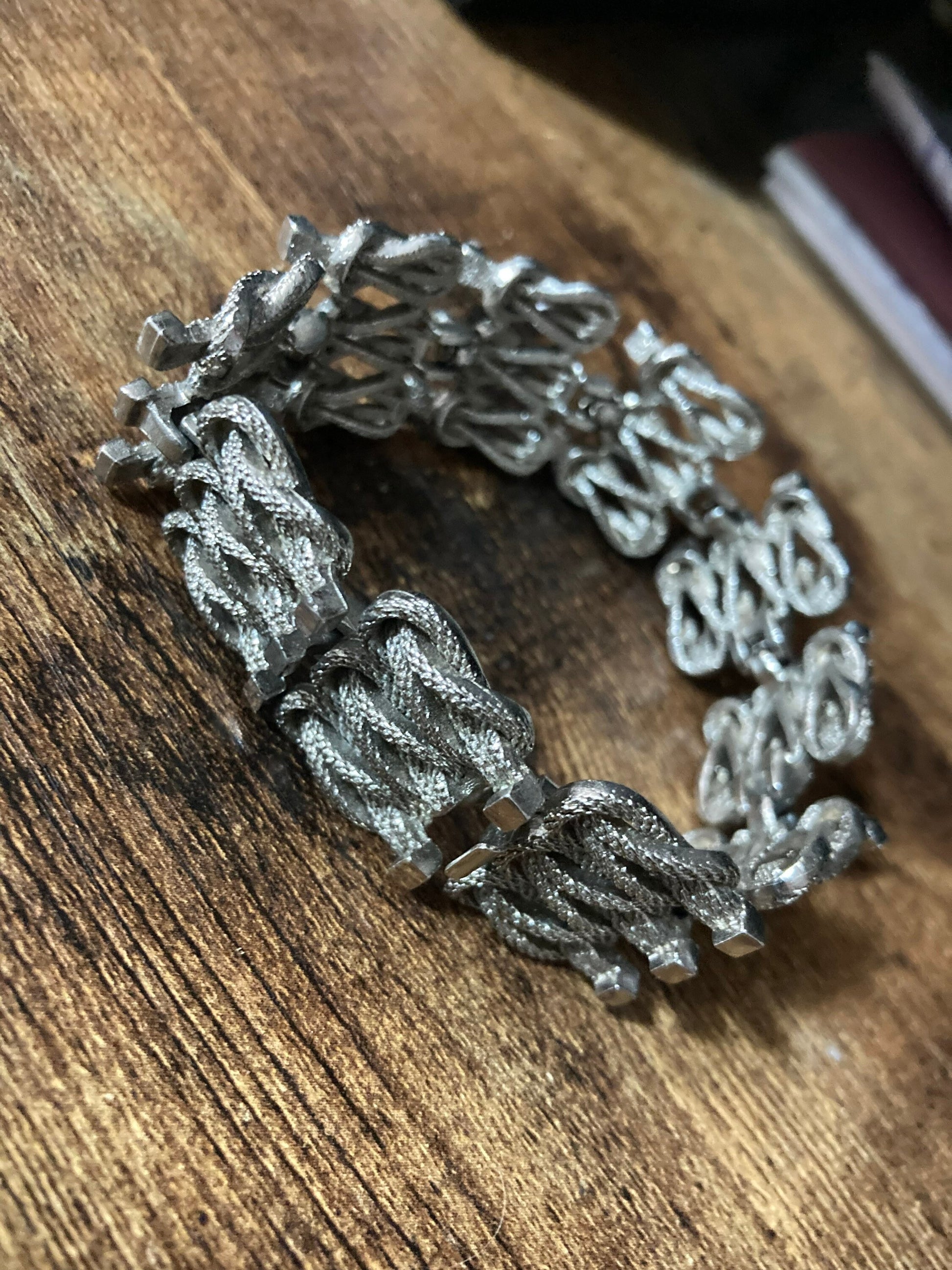 Brutalist silver tone metal textured wide chain link bracelet 18.5cm