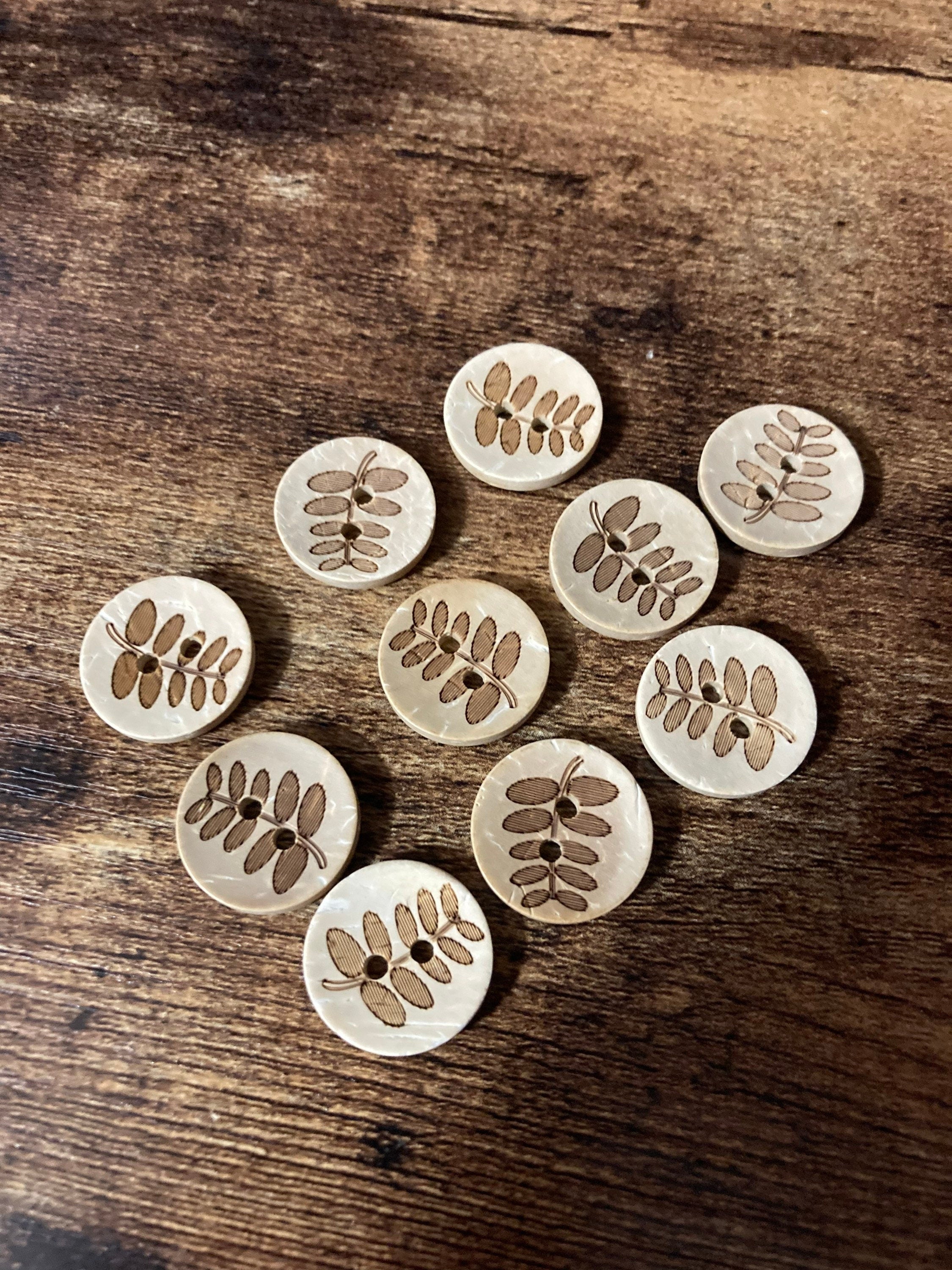 10 x 18mm brown Leaf Design natural Coconut wooden Buttons