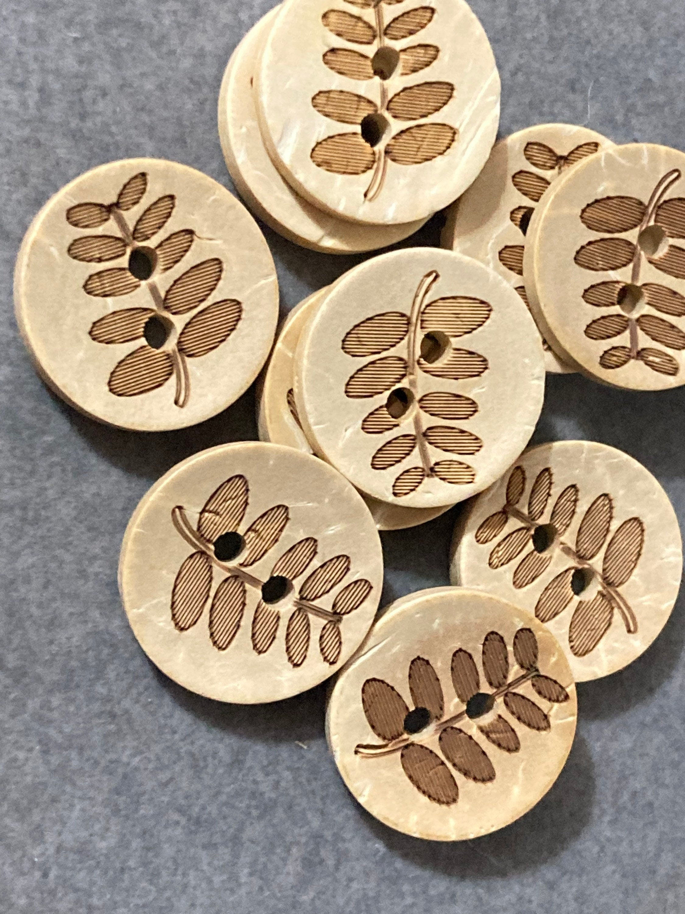 10 x 18mm brown Leaf Design natural Coconut wooden Buttons