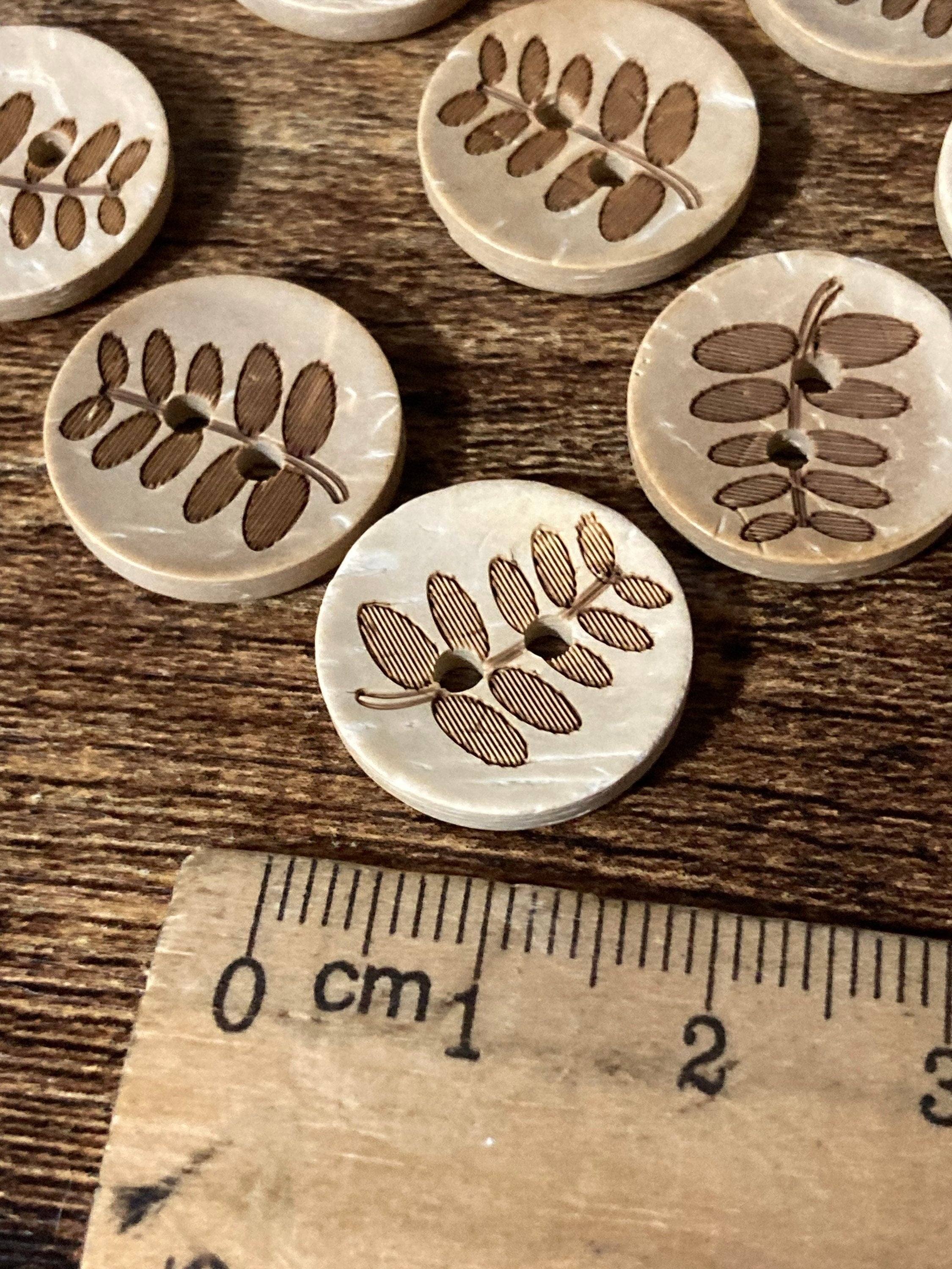 10 x 18mm brown Leaf Design natural Coconut wooden Buttons