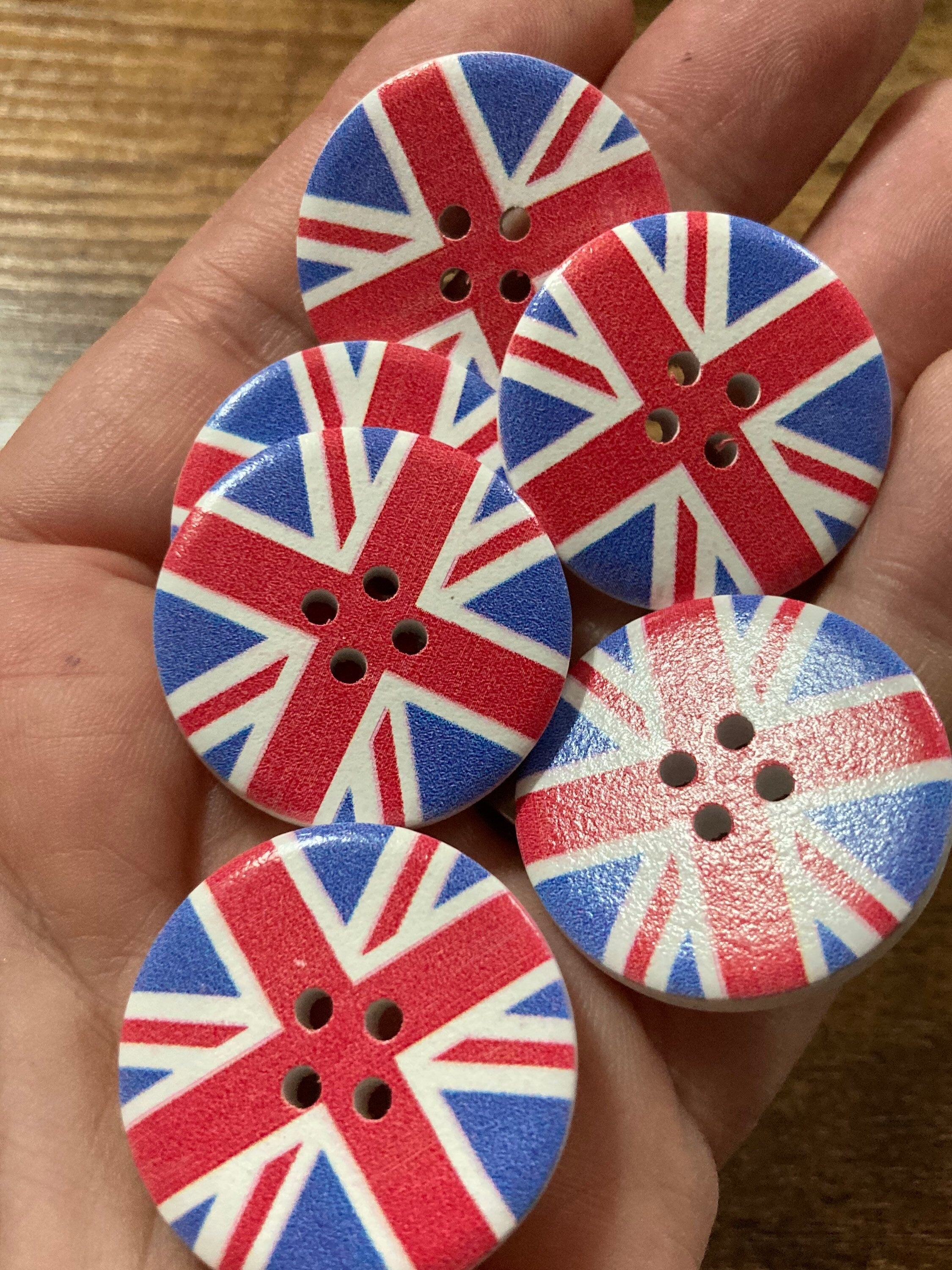 Set of 6 x 30mm XL round Union Jack wooden buttons with UK flag 4 hole