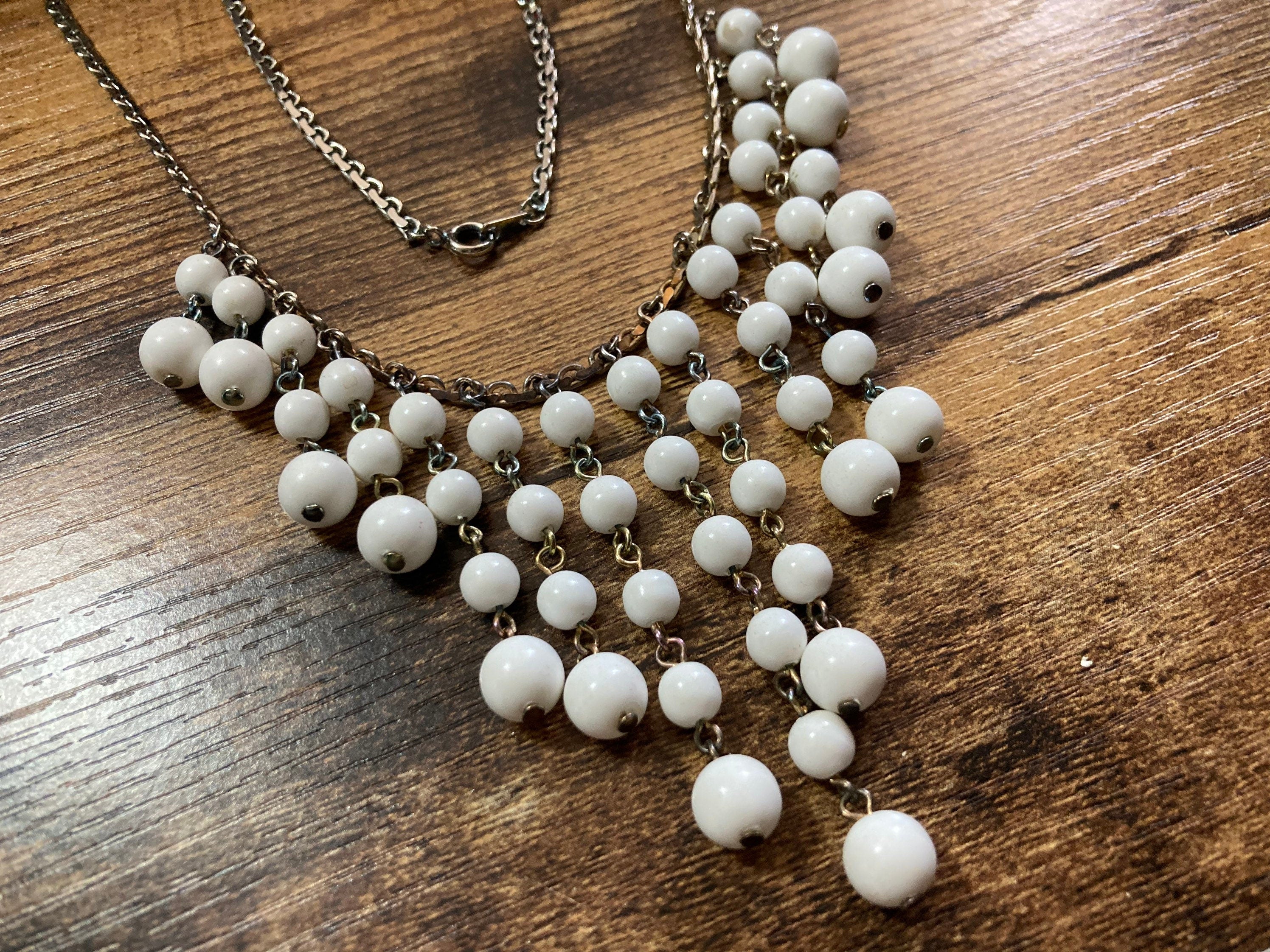 Vintage white plastic beaded bib necklace 46cm long