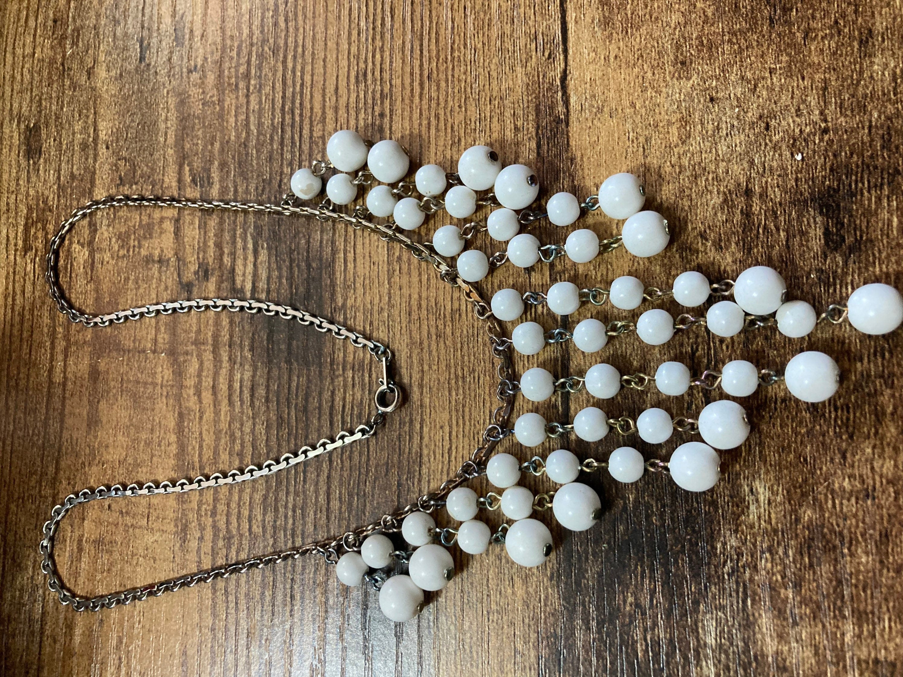 Vintage white plastic beaded bib necklace 46cm long