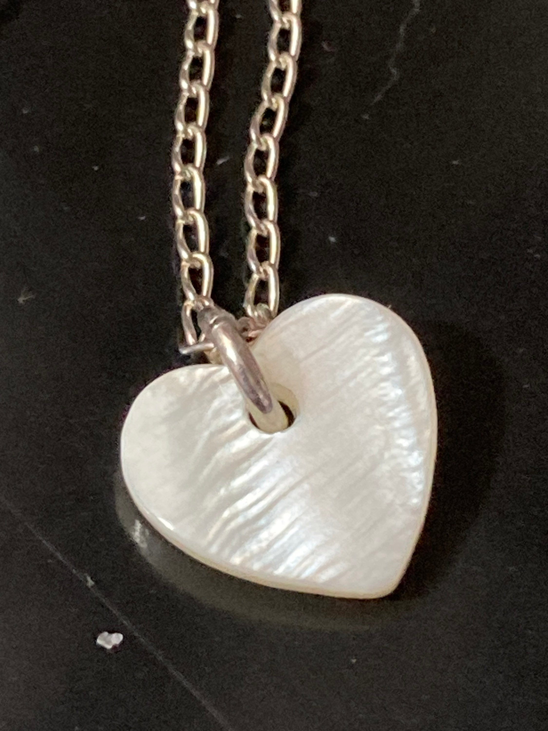 Young girls 925 sterling silver fine chain with mother off pearl shell love heart pendant 35cm