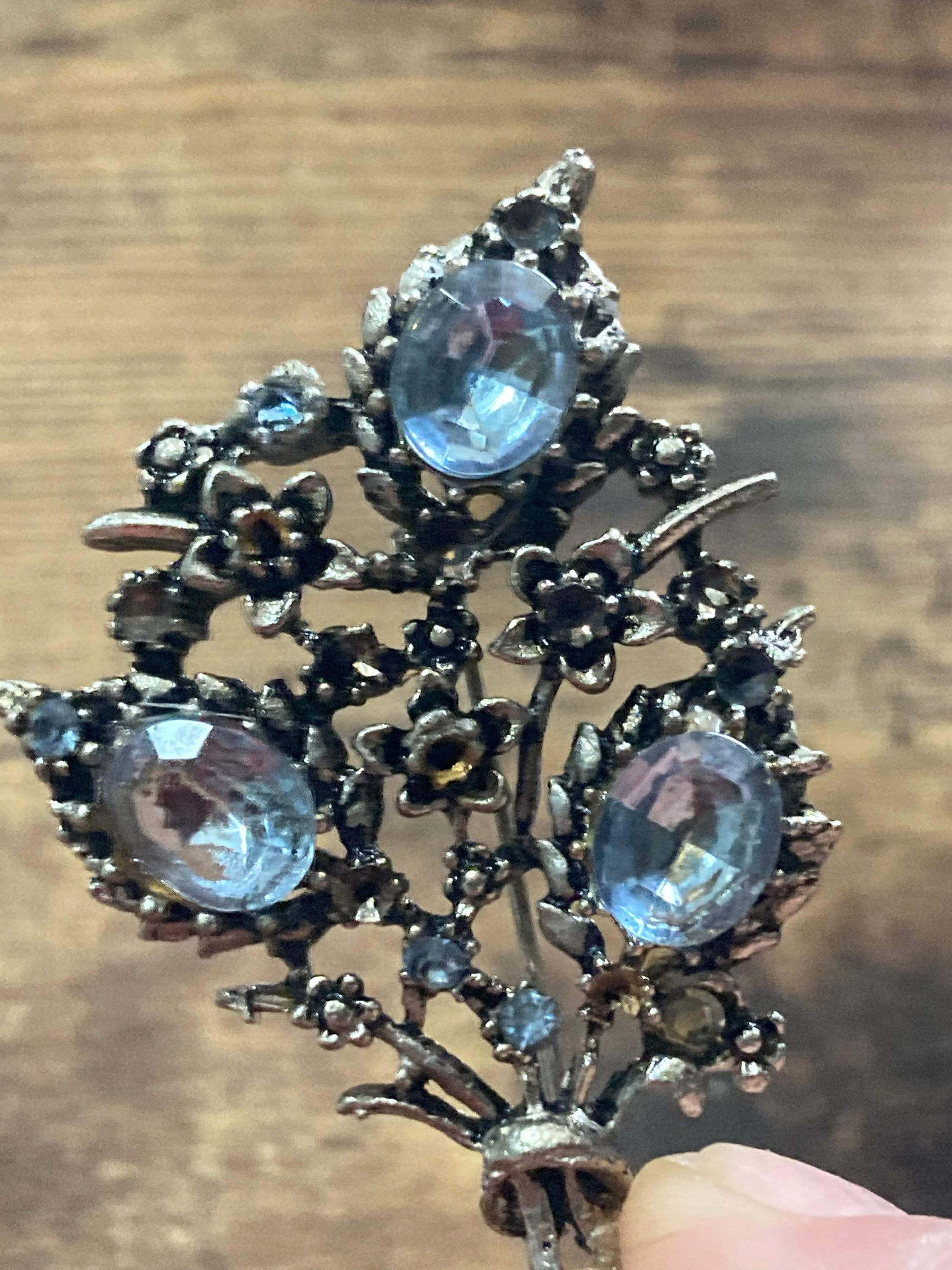 vintage silver tone aquamarine light blue glass rhinestone floral bouquet brooch