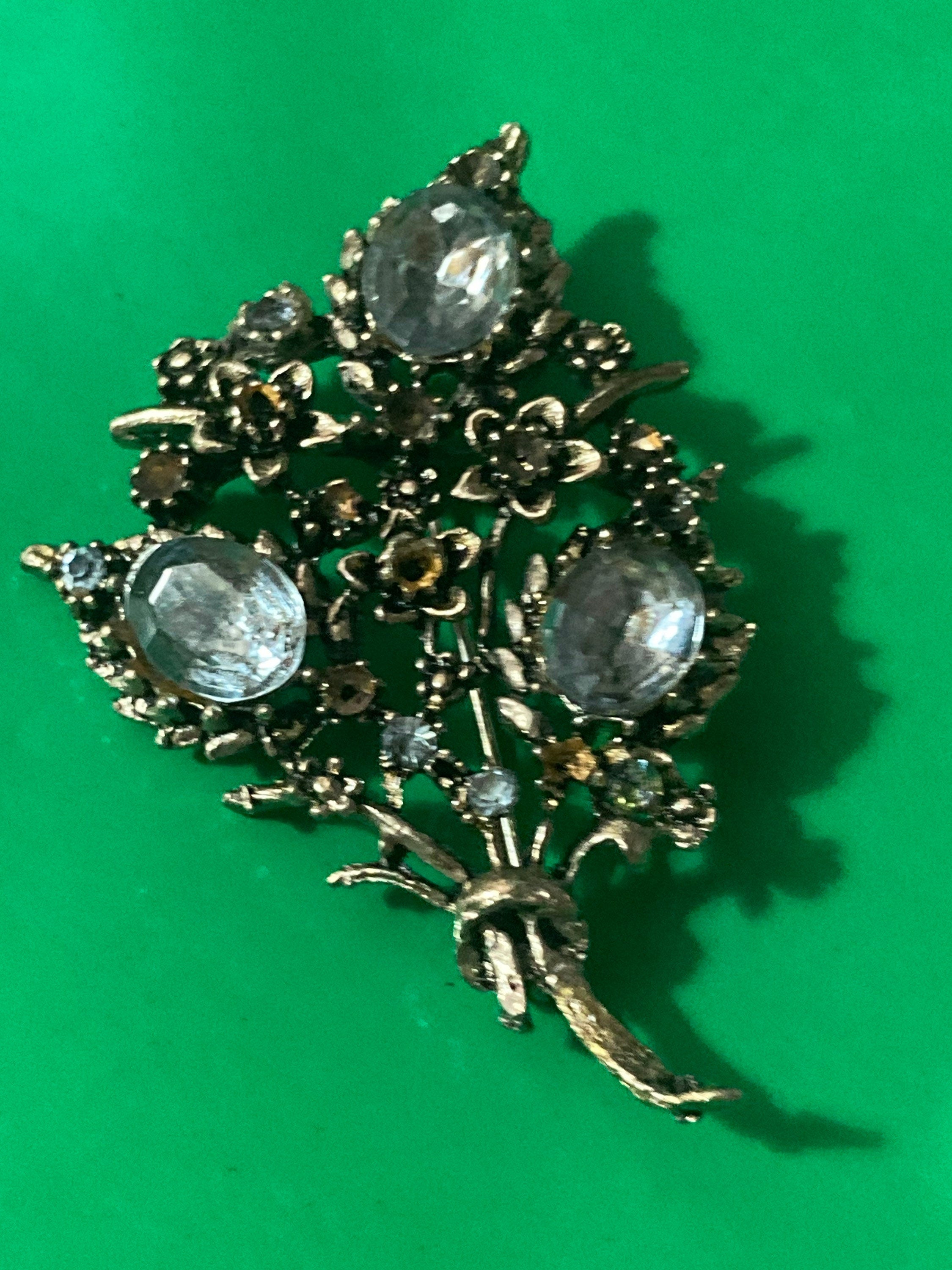 vintage silver tone aquamarine light blue glass rhinestone floral bouquet brooch