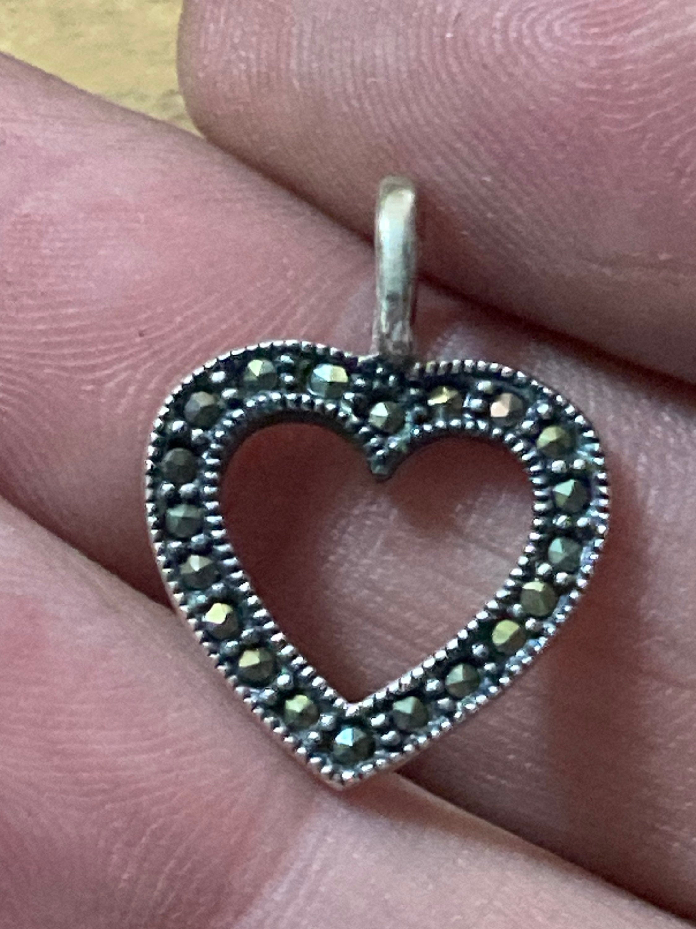 925 sterling silver and marcasite love heart shaped pendant 2cm 1.5 grams