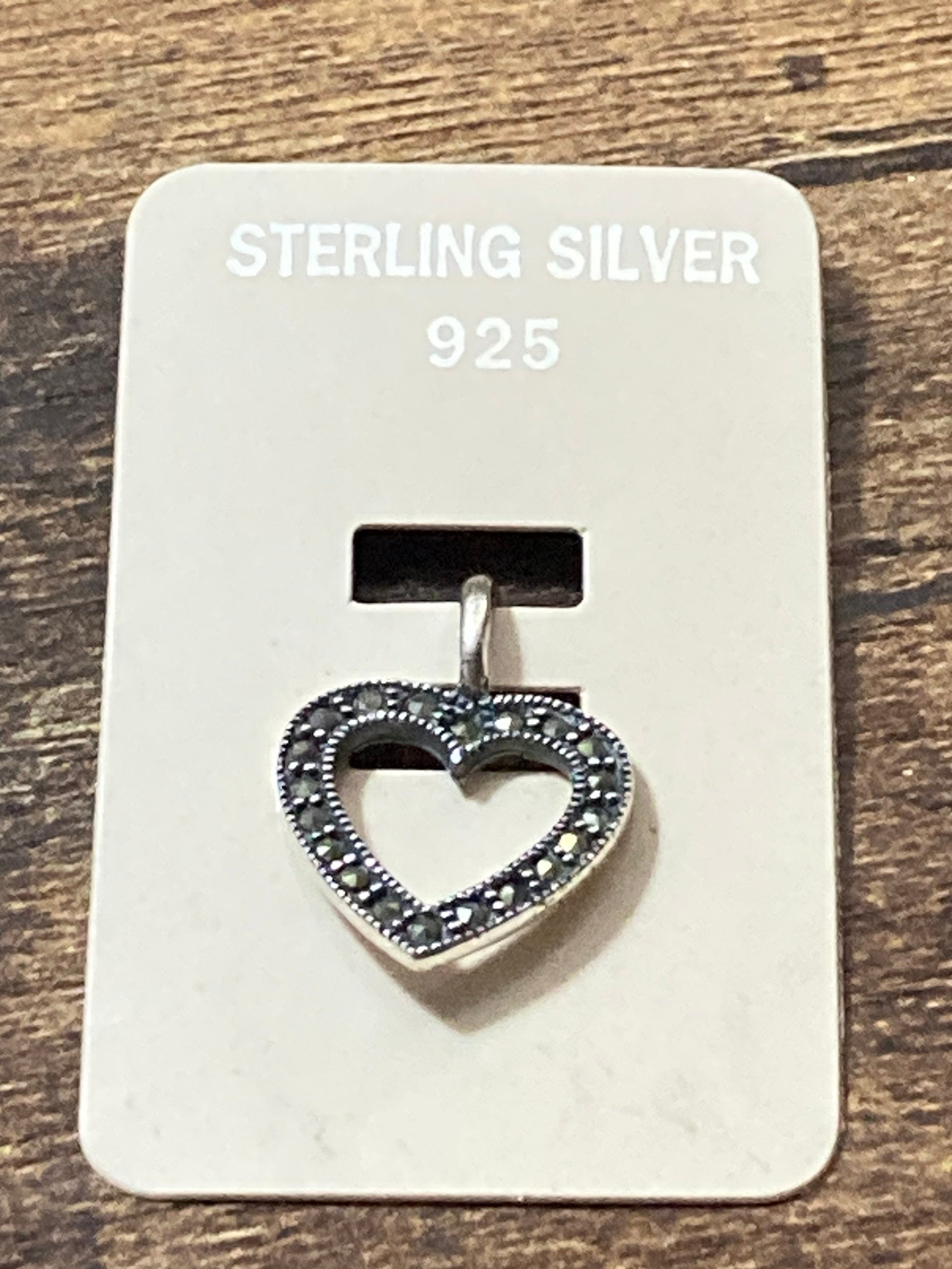 925 sterling silver and marcasite love heart shaped pendant 2cm 1.5 grams