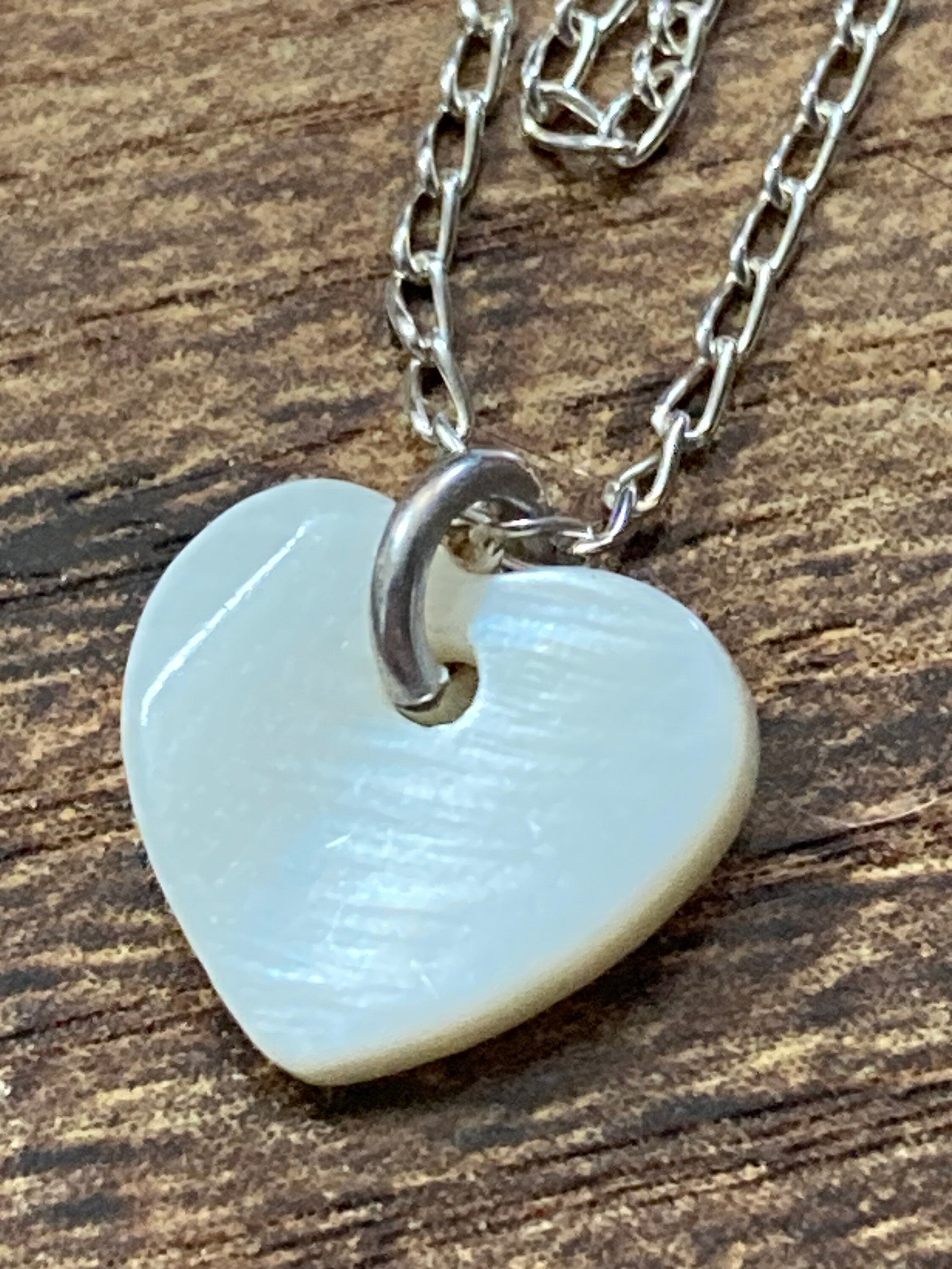 Young girls 925 sterling silver fine chain with mother off pearl shell love heart pendant 35cm