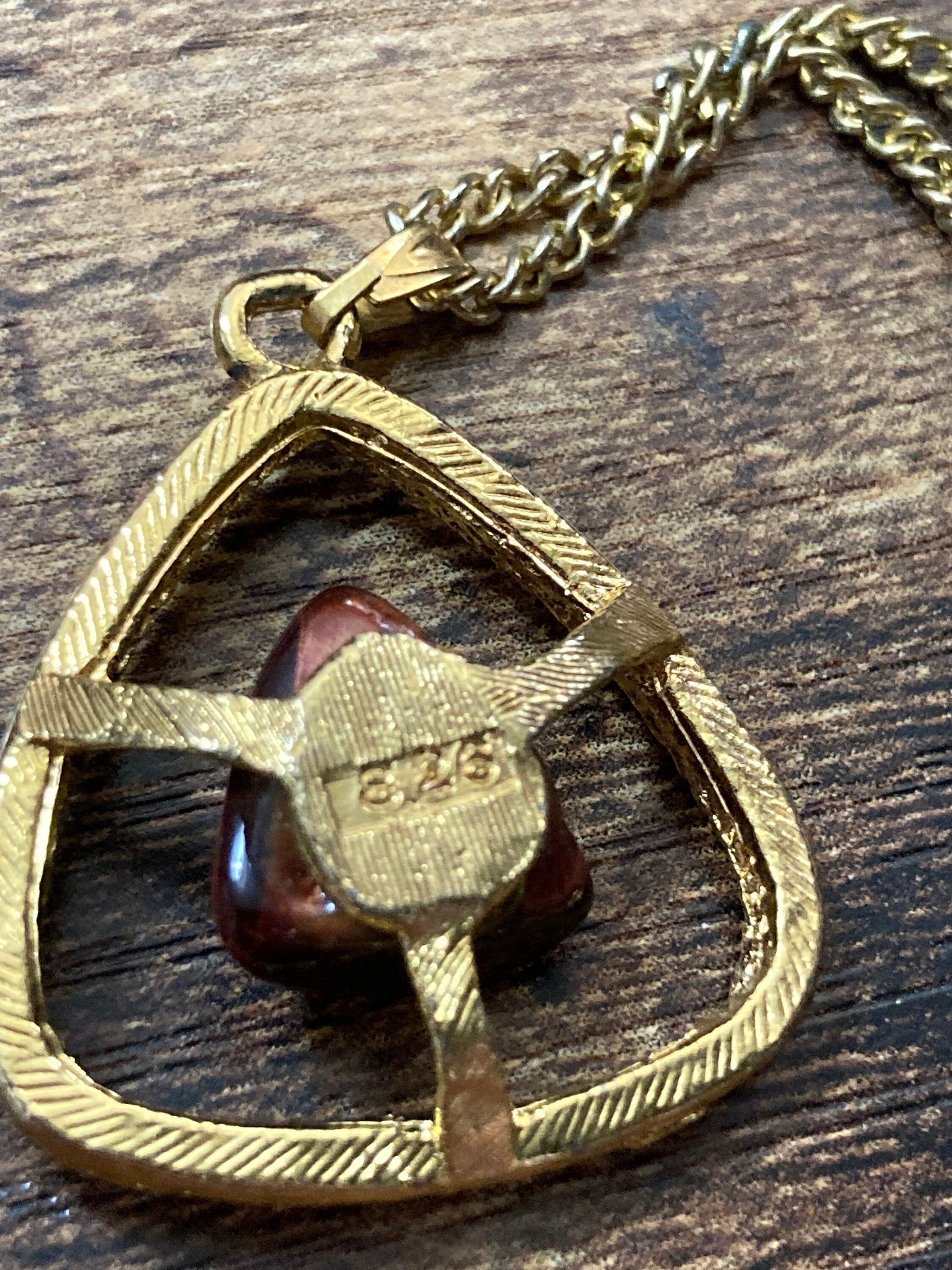 Gold tone 1970s Brutalist triangular red tigerseye gemstone pendant necklace with fine chain