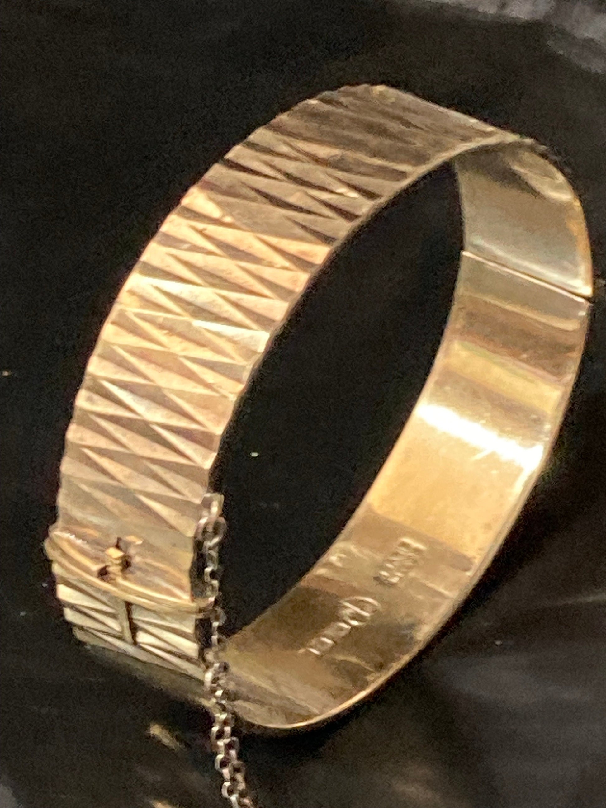 34gm 22ct gold on sterling silver gilt Vintage solid silver plated hinged Bangle hallmarked with safety chain