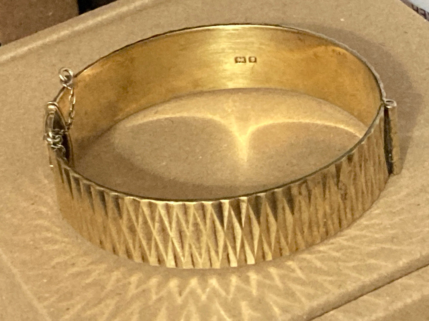 34gm 22ct gold on sterling silver gilt Vintage solid silver plated hinged Bangle hallmarked with safety chain