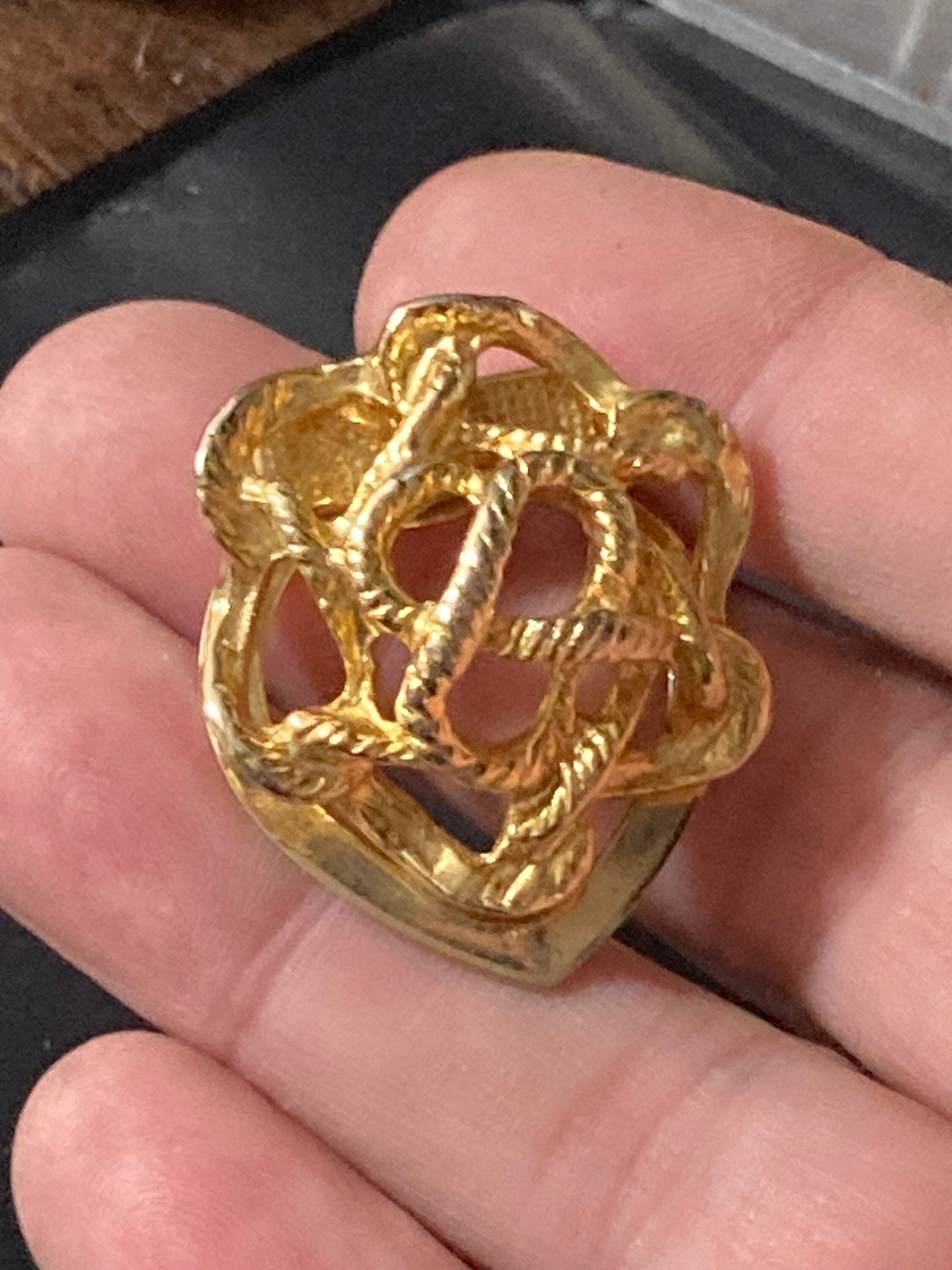 Vintage Gold Tone nautical rope edge Scarf Clip ring