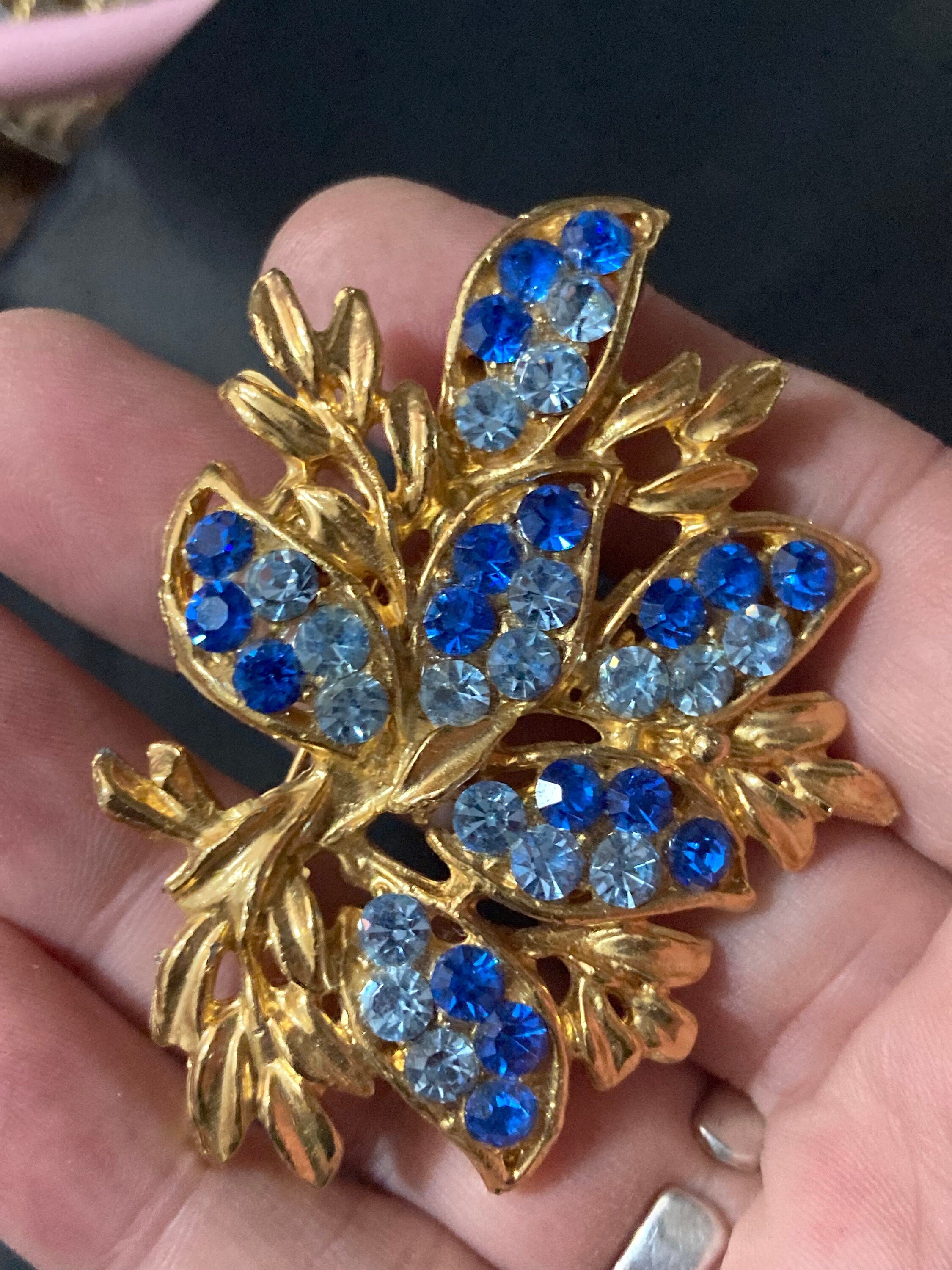 Large Vintage blue Sapphire diamanté gold tone Brooch