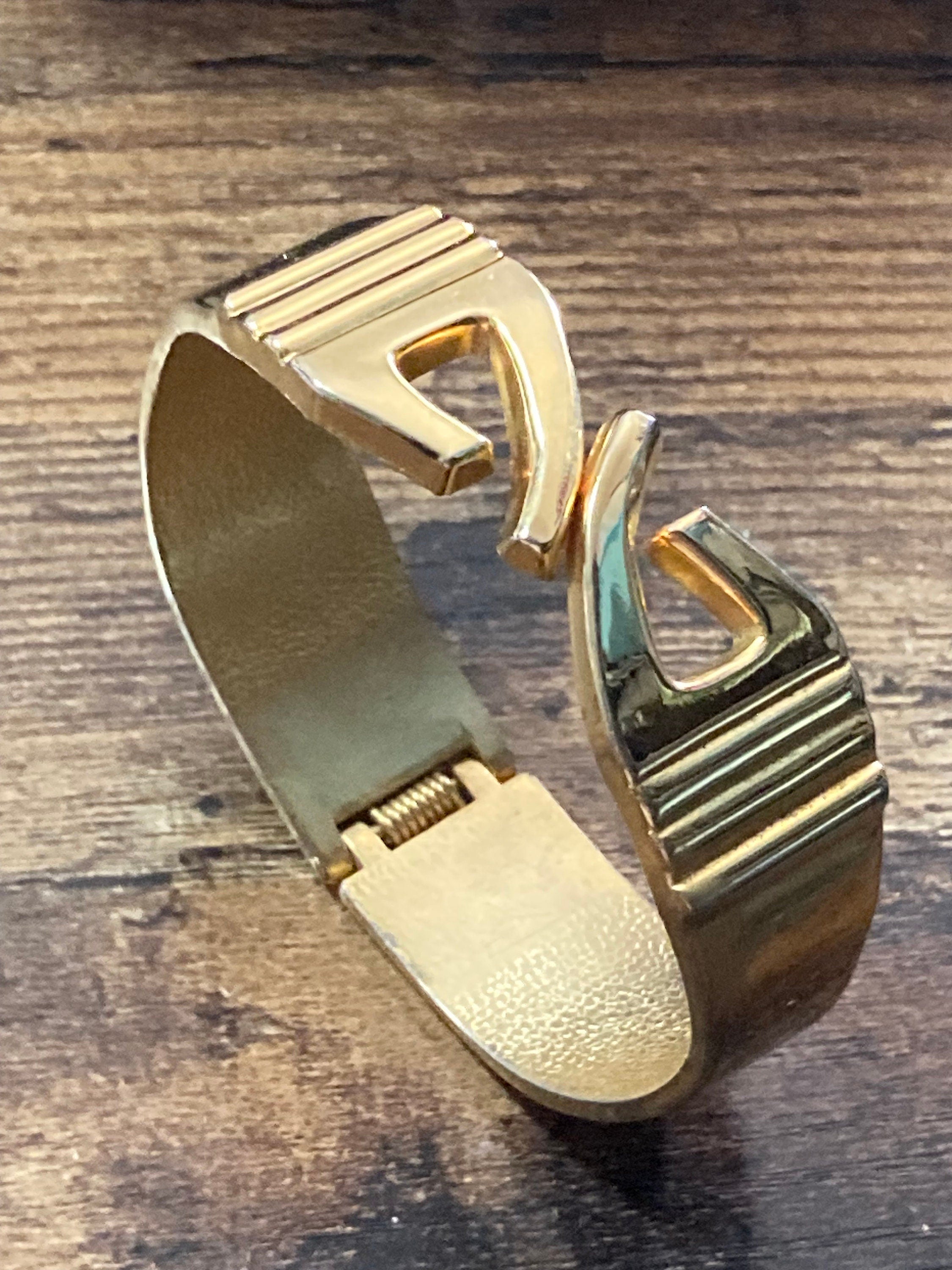 retro modernist style gold tone wide clamper bangle geometric