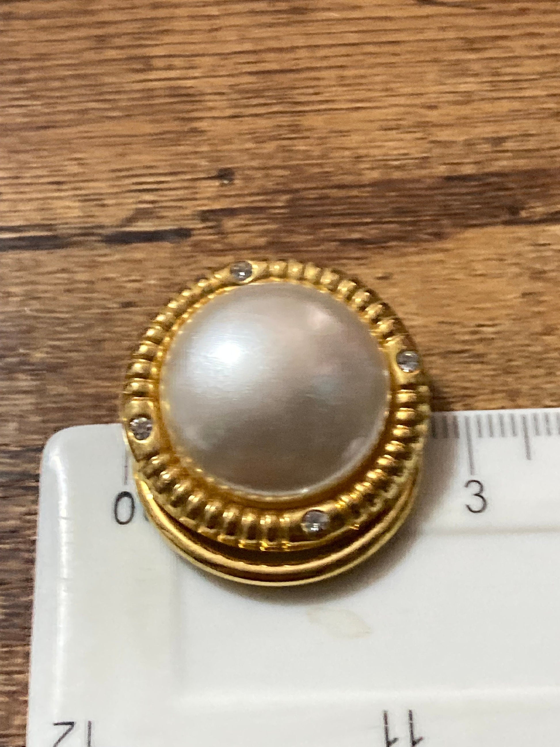 Retro Gold Tone faux pearl small round diamanté Scarf ring clip Holder 1980s