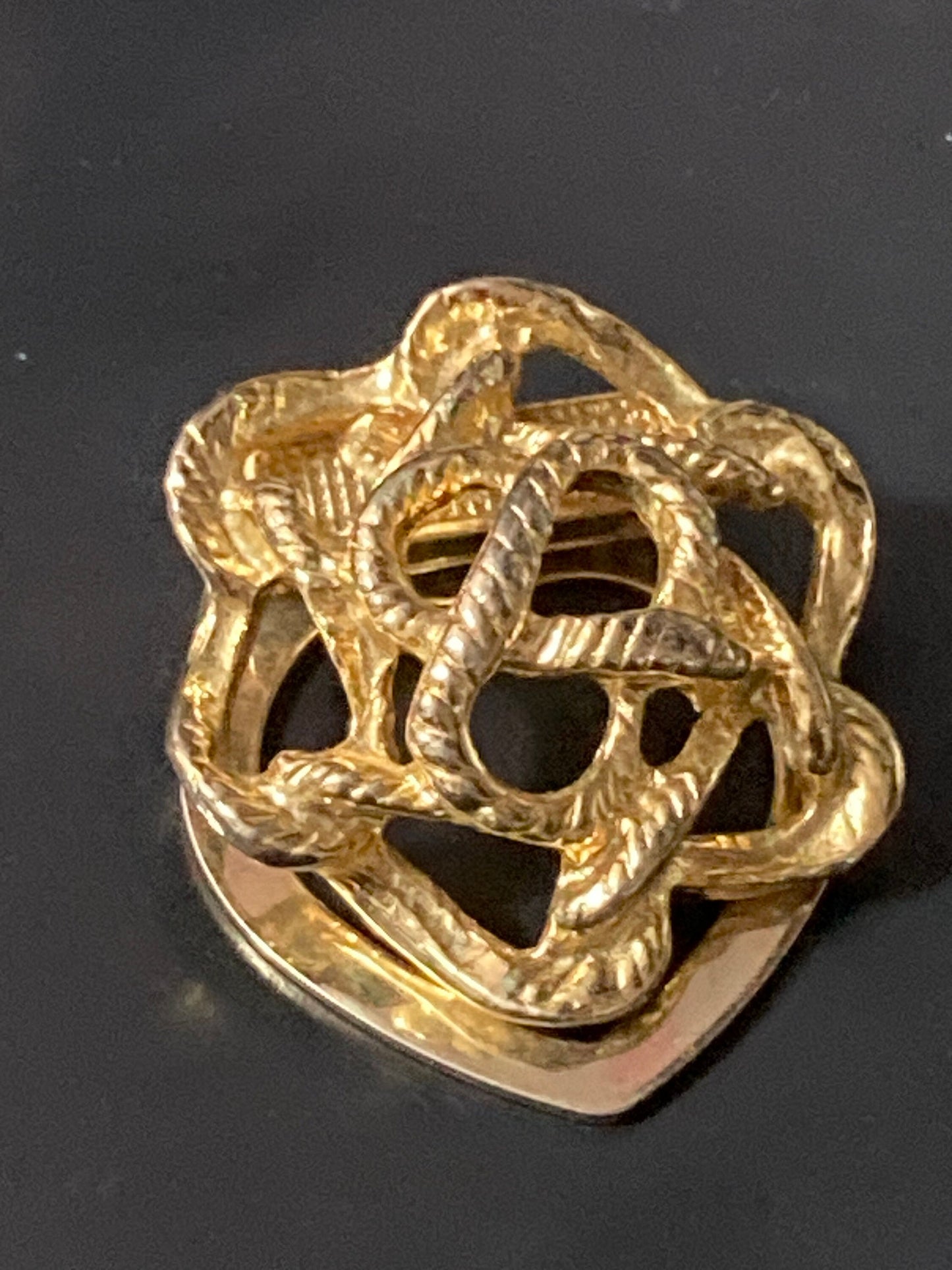 Vintage Gold Tone nautical rope edge Scarf Clip ring