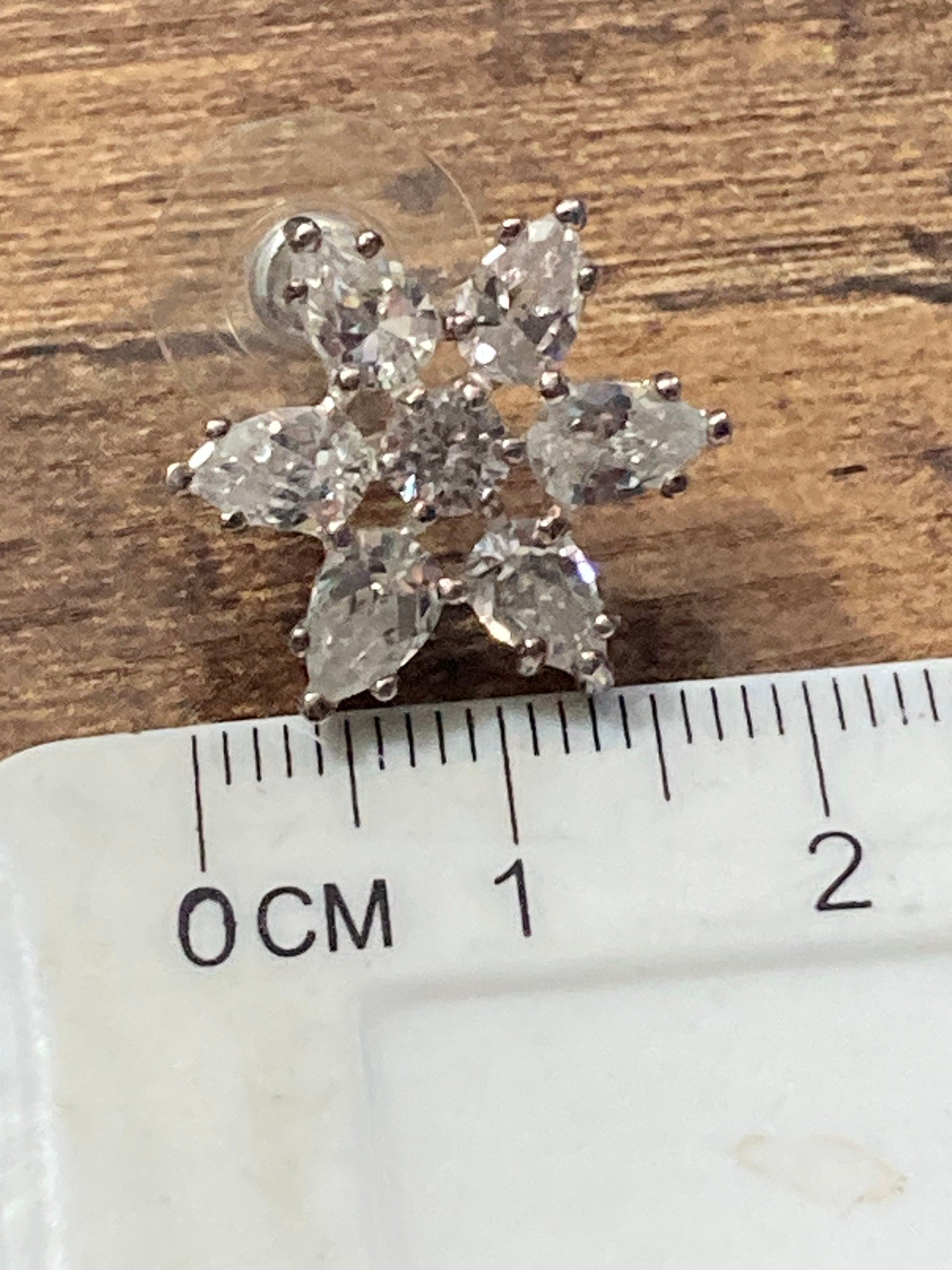 Vintage silver tone clear diamanté paste flower cluster stud earrings for pierced ears