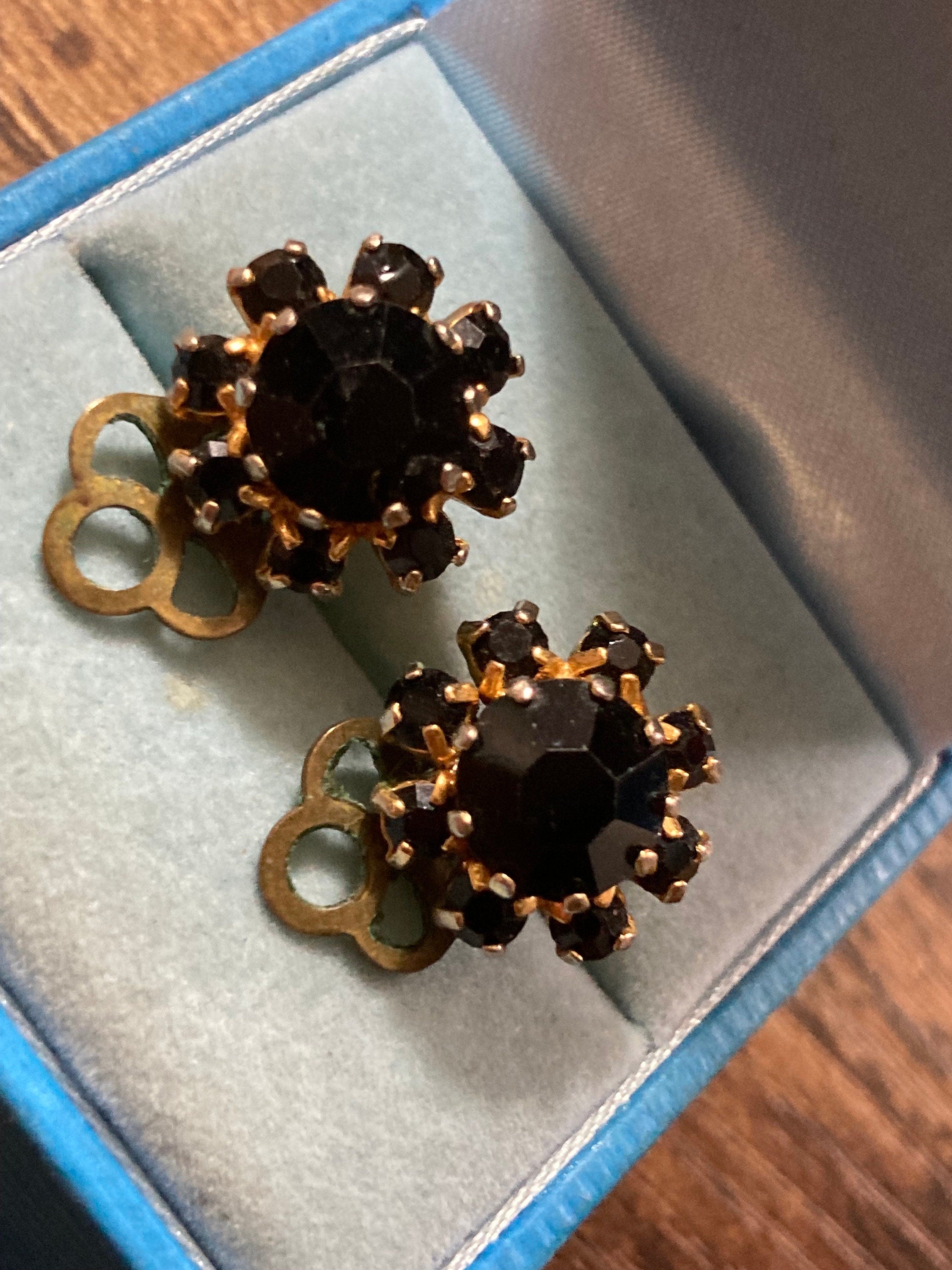 Vintage small round black glass Rhinestone Diamanté Clip On Stud Earrings Mid Century