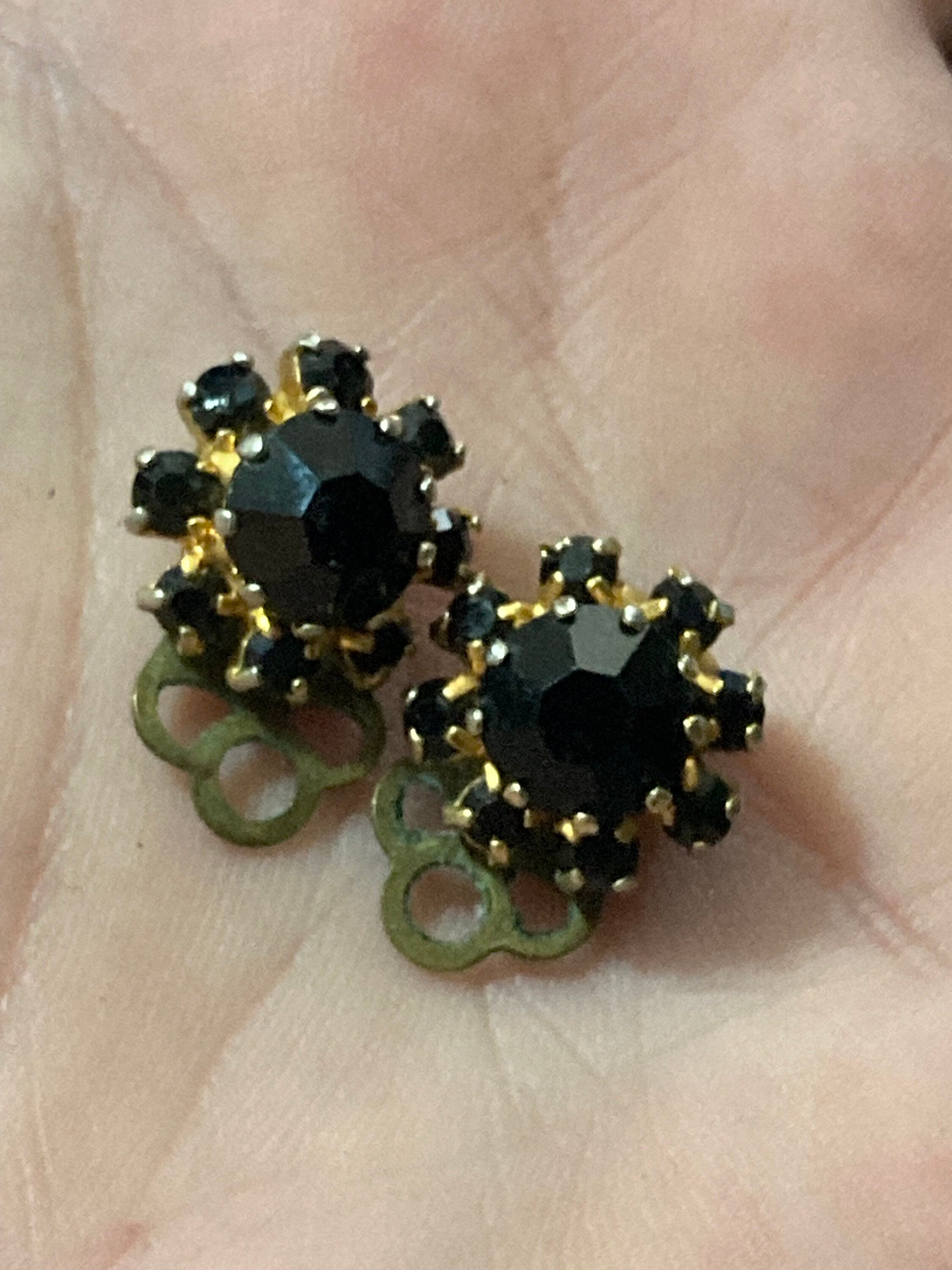 Vintage small round black glass Rhinestone Diamanté Clip On Stud Earrings Mid Century