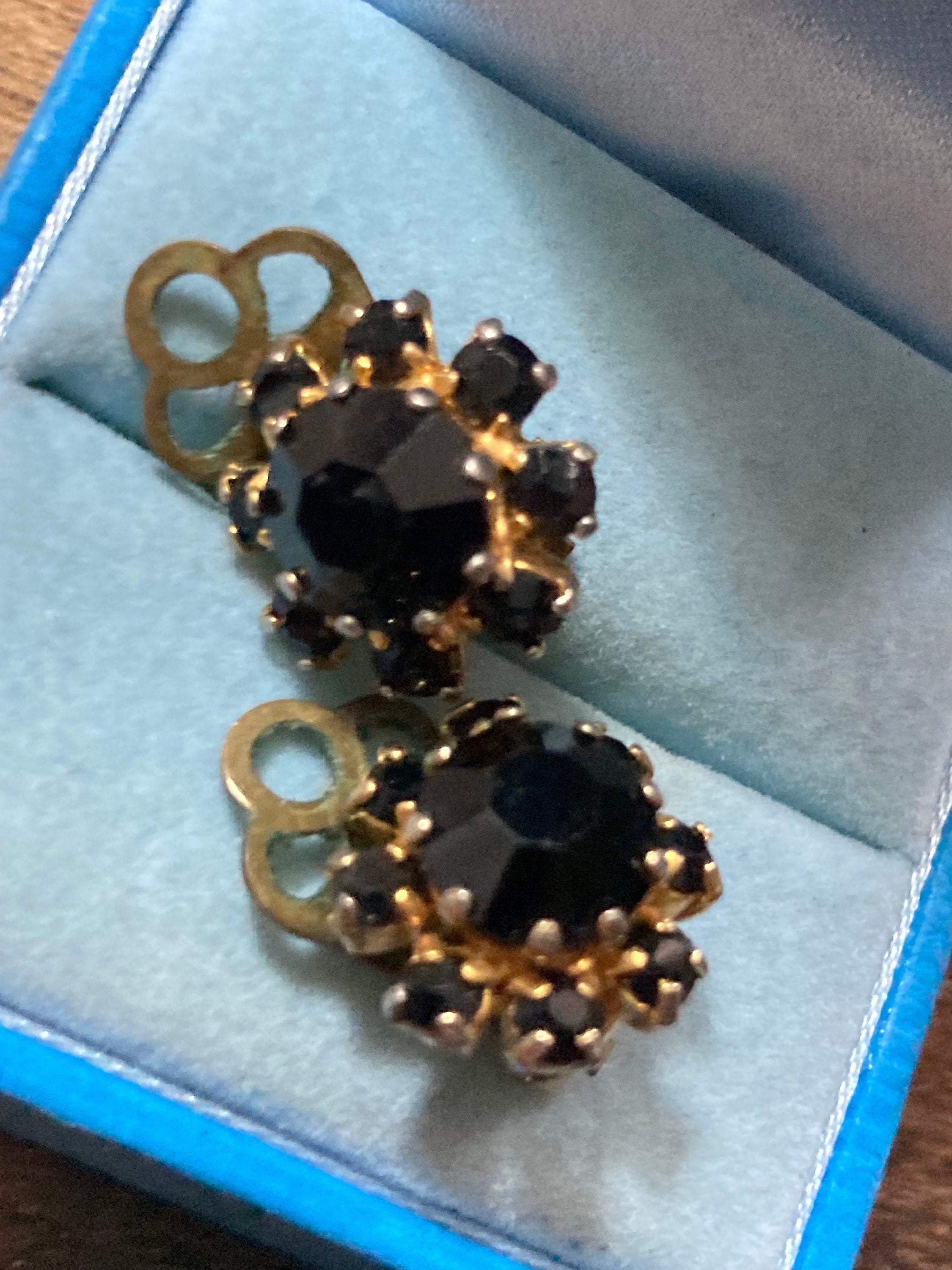 Vintage small round black glass Rhinestone Diamanté Clip On Stud Earrings Mid Century