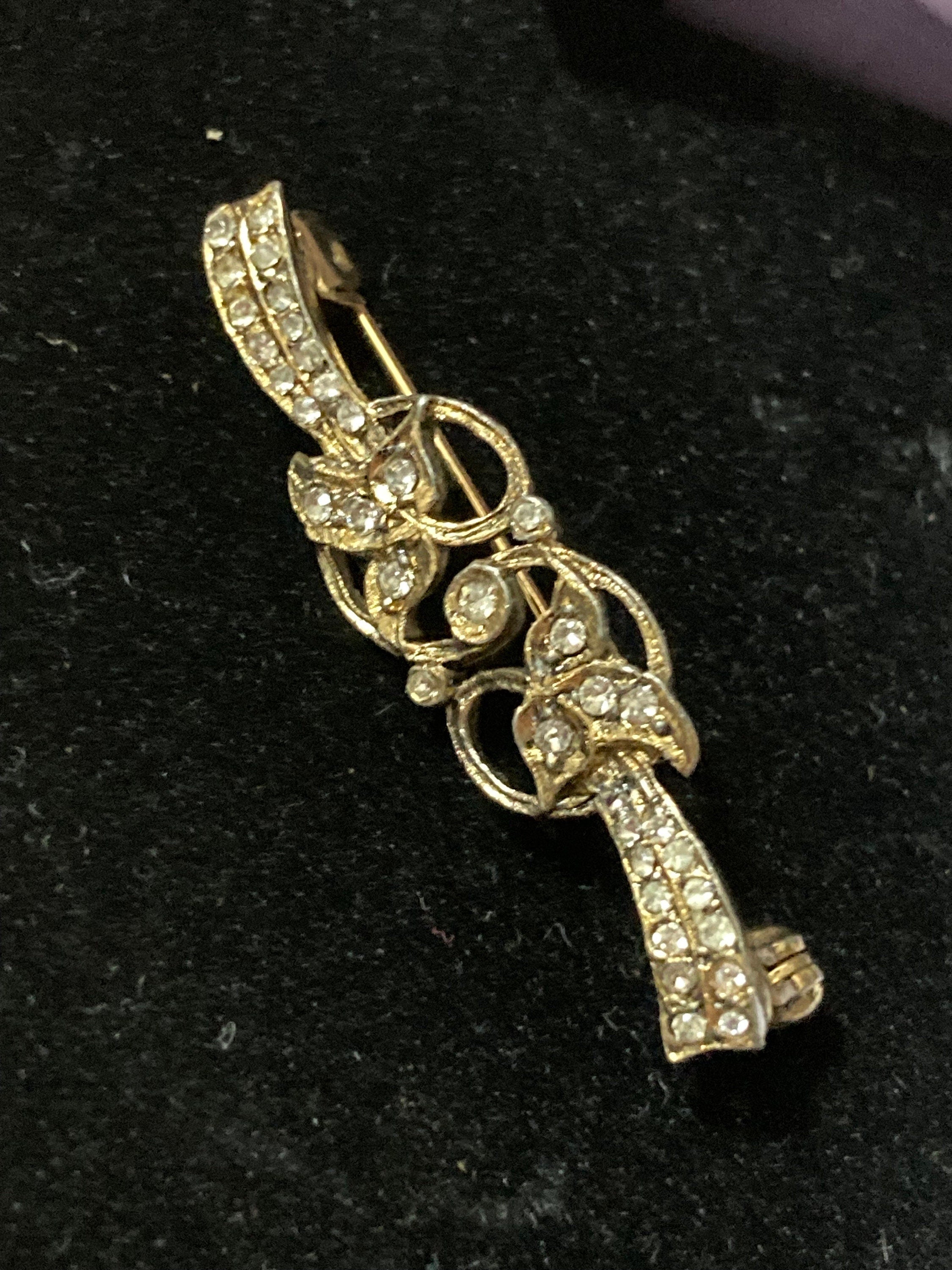 Gold plated stamped silver gilt floral clear diamanté dainty bar brooch 4cm