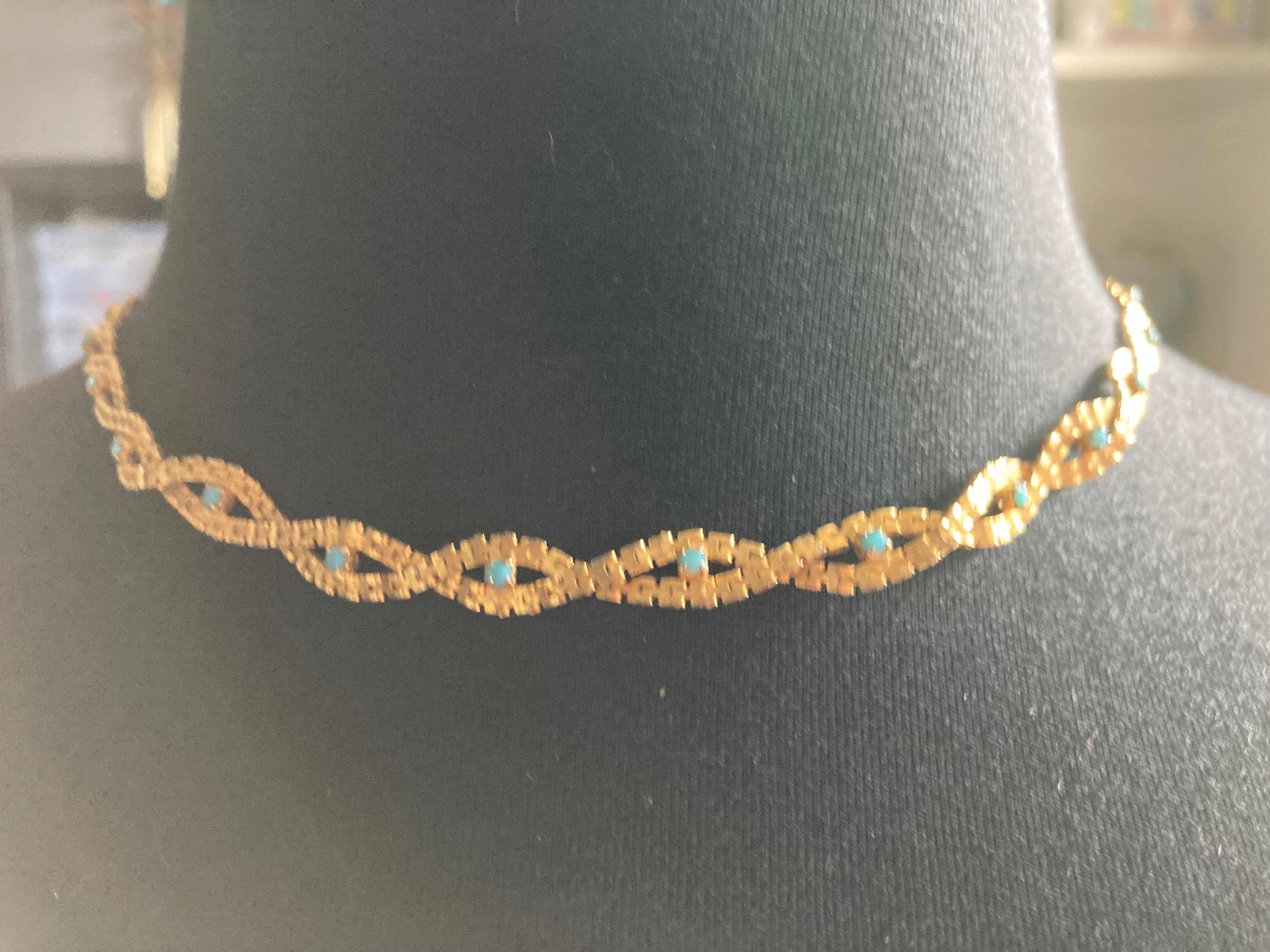 Wide mesh woven twisted choker necklace with turquoise paste stones 1960s gold tone