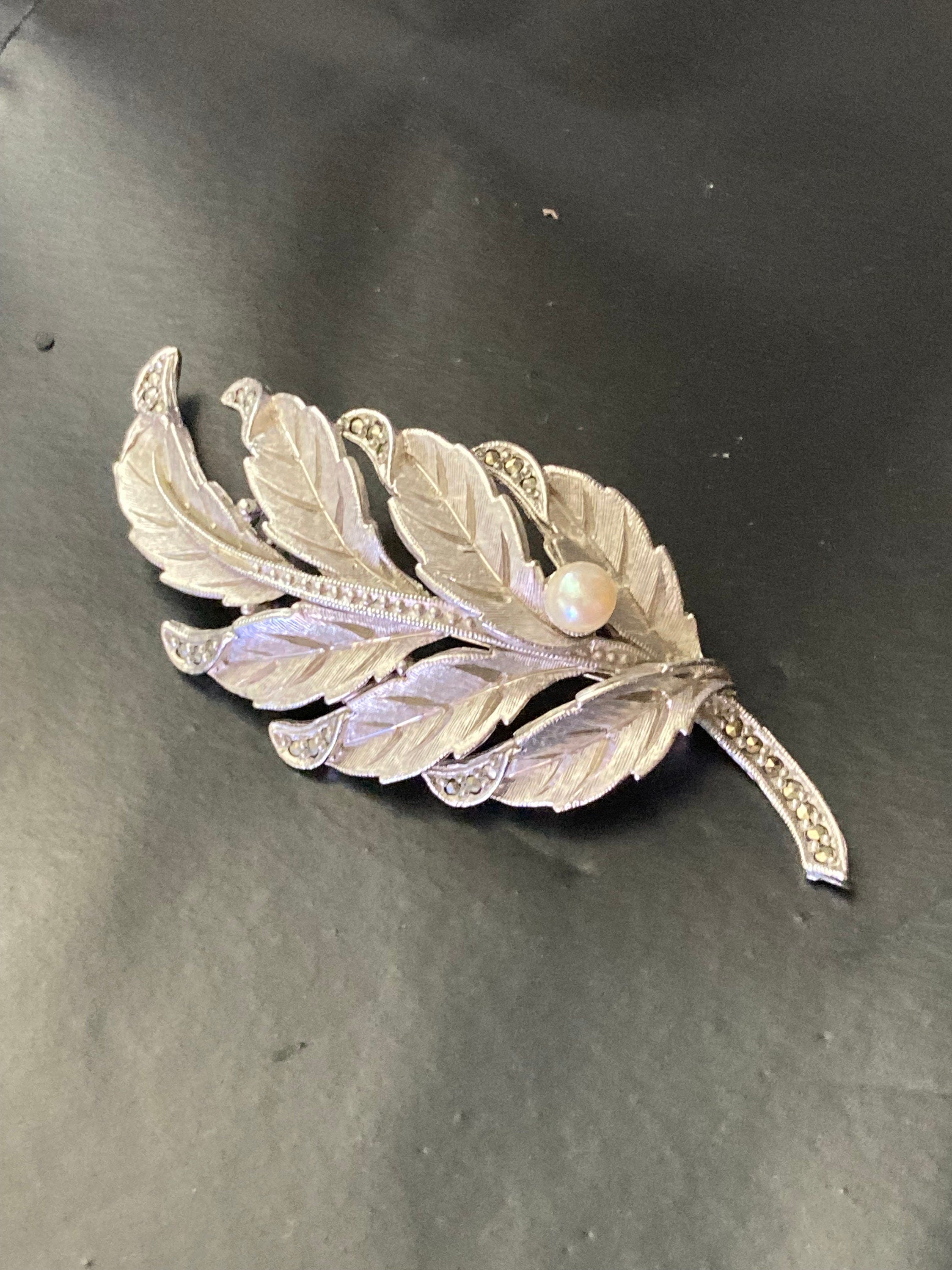 Silver 2025 leaf brooch