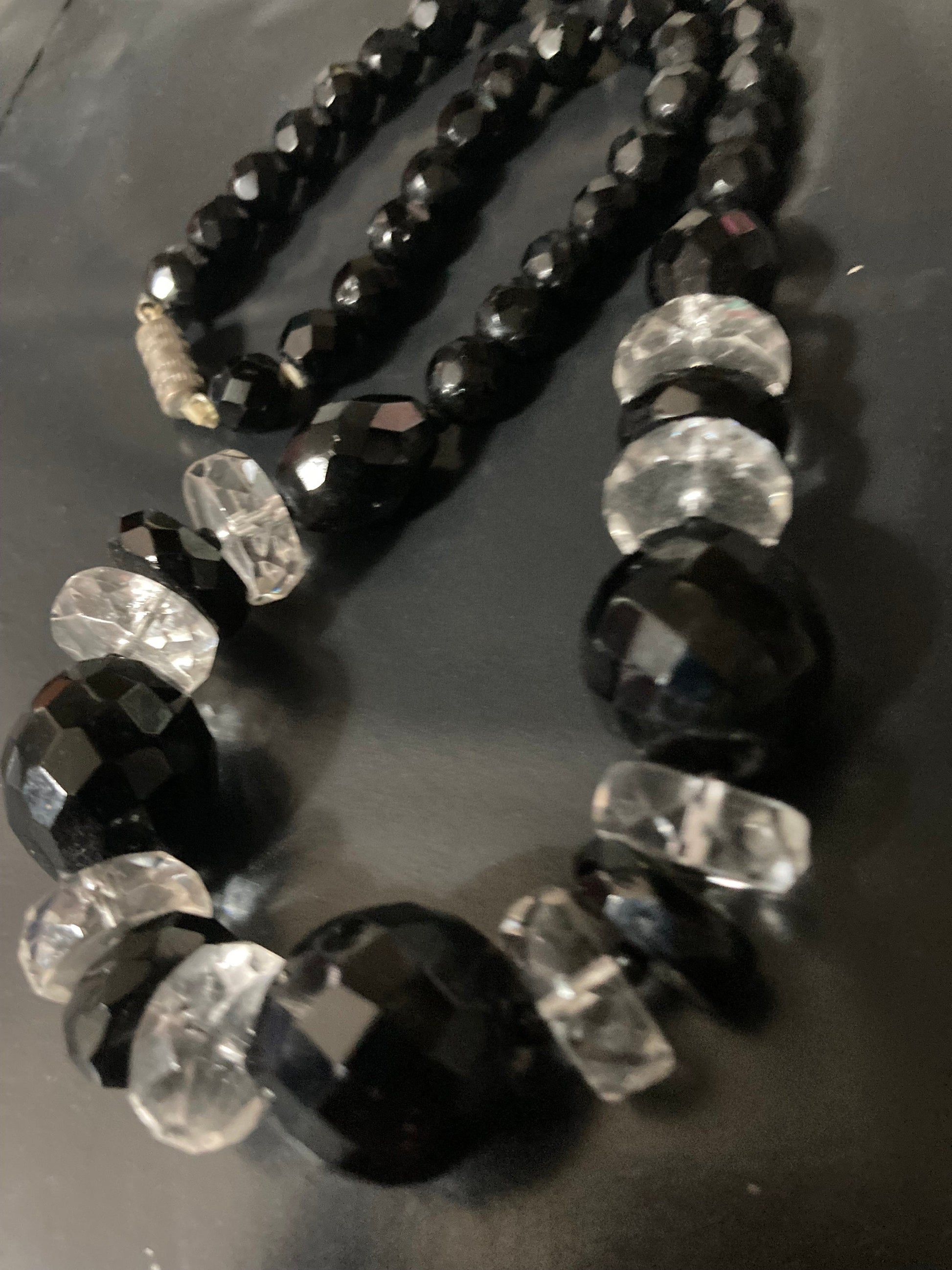 1920s 1930s monochrome black clear glass faceted beaded necklace Art Deco diamante detail gatsby party prom christmas party