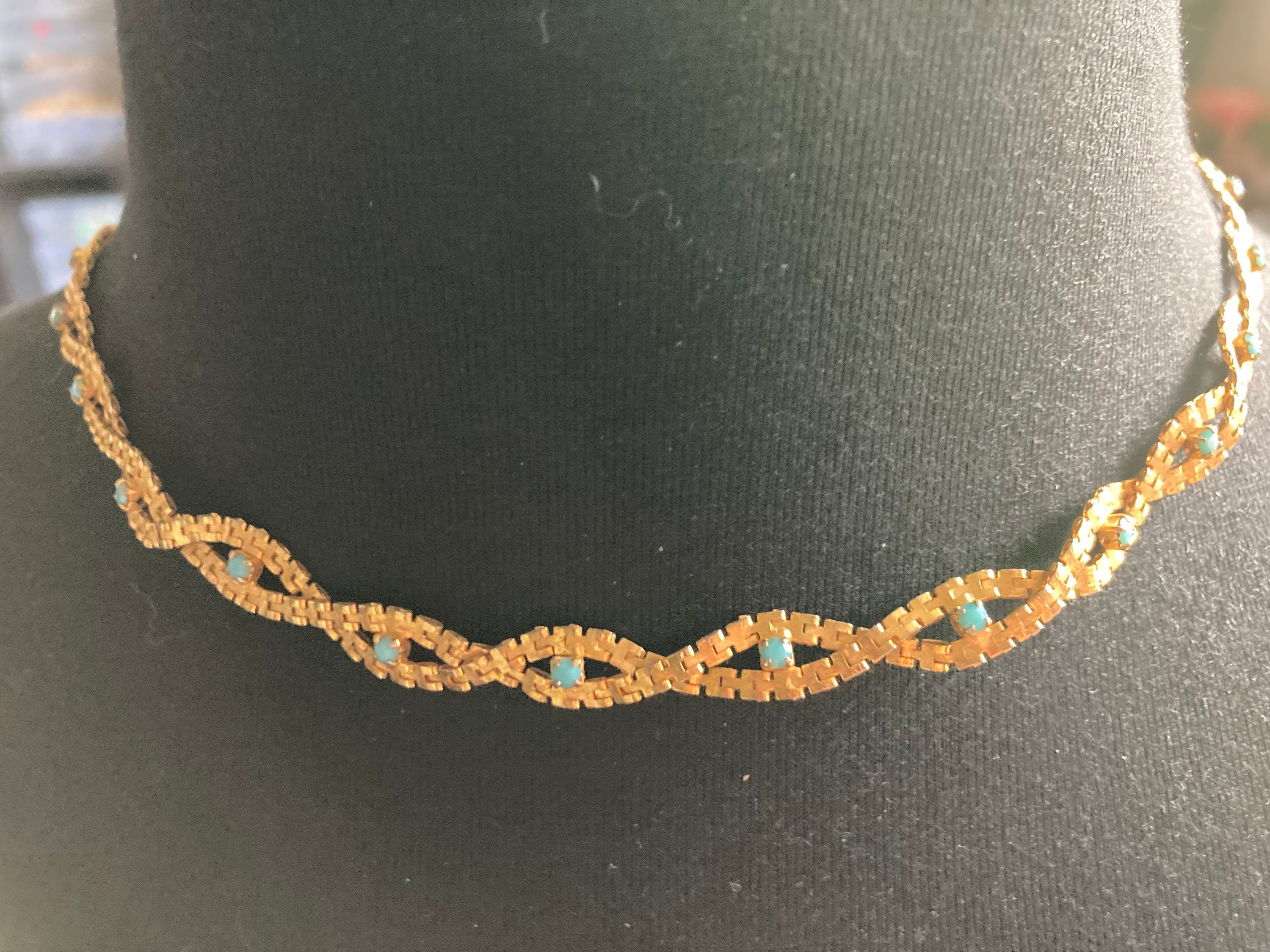 Wide mesh woven twisted choker necklace with turquoise paste stones 1960s gold tone