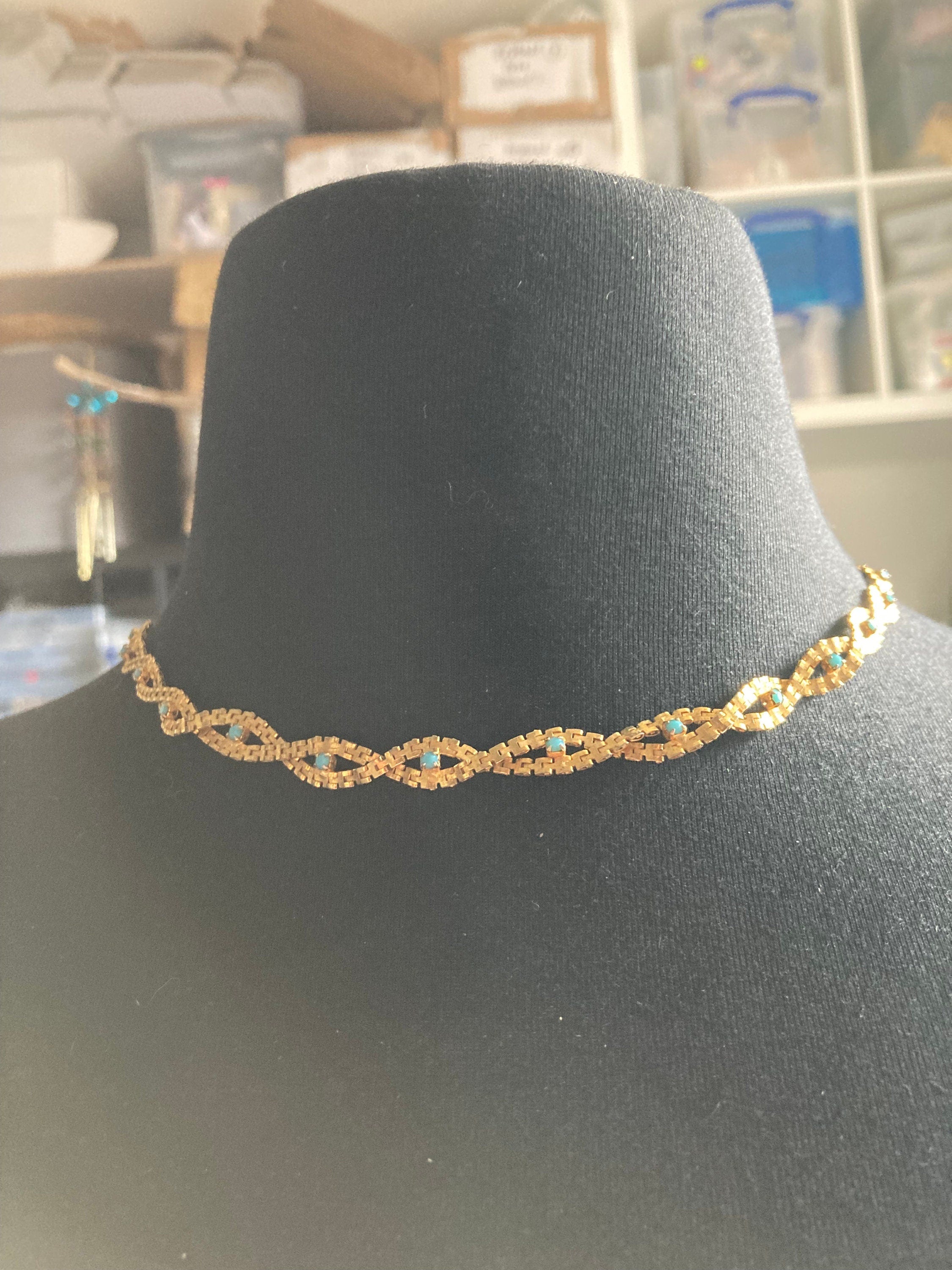 Wide mesh woven twisted choker necklace with turquoise paste stones 1960s gold tone