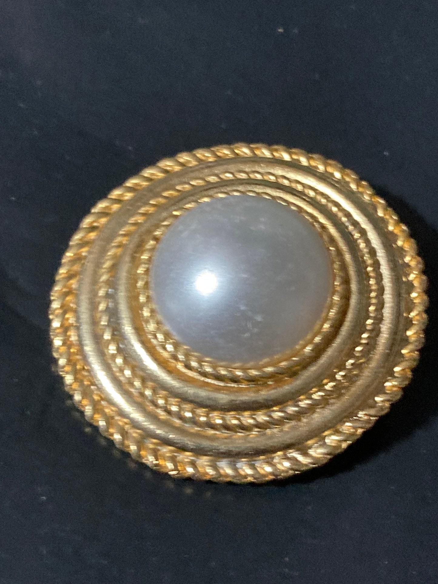 True vintage gold plated nautical rope edge round faux pearl cabochon Scarf Clip ring old shop stock