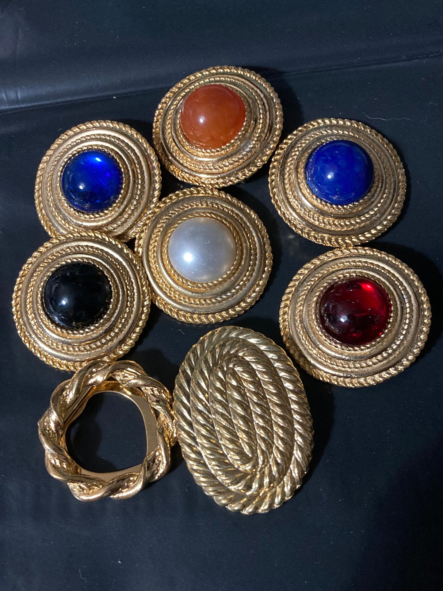 True vintage gold plated nautical rope edge round faux lapis blue gripoix cabochon Scarf Clip ring old shop stock