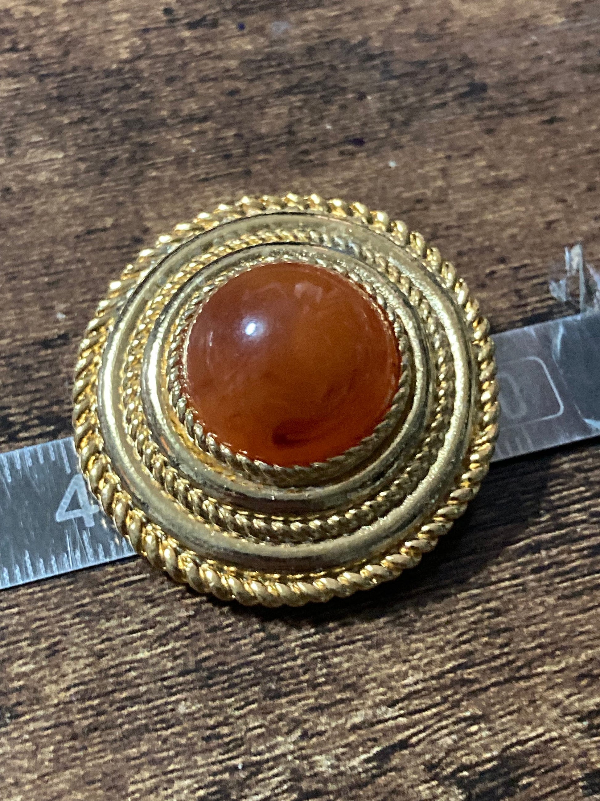 True vintage gold plated nautical rope edge round orange brown cabochon Scarf Clip ring old shop stock