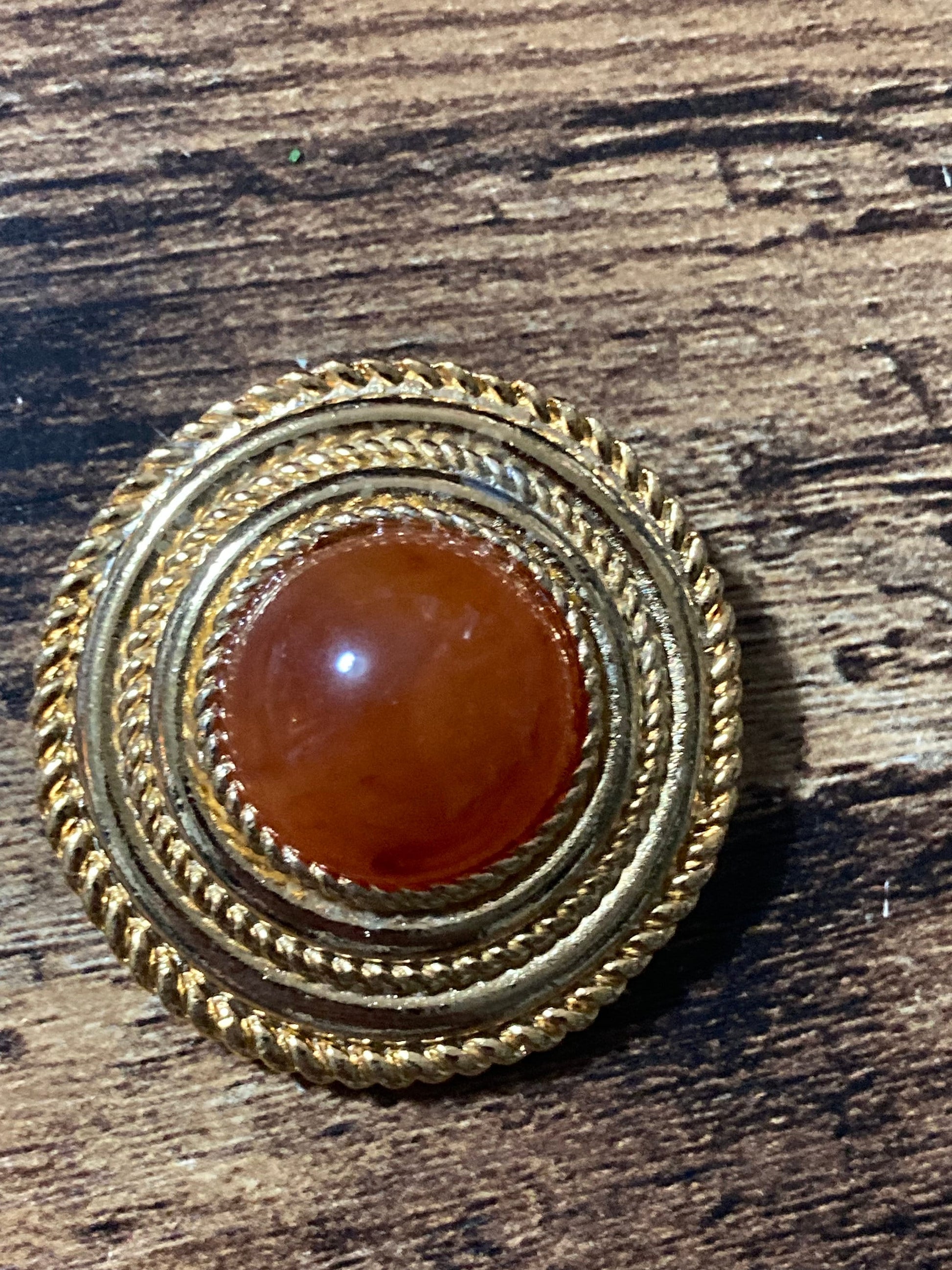 True vintage gold plated nautical rope edge round orange brown cabochon Scarf Clip ring old shop stock