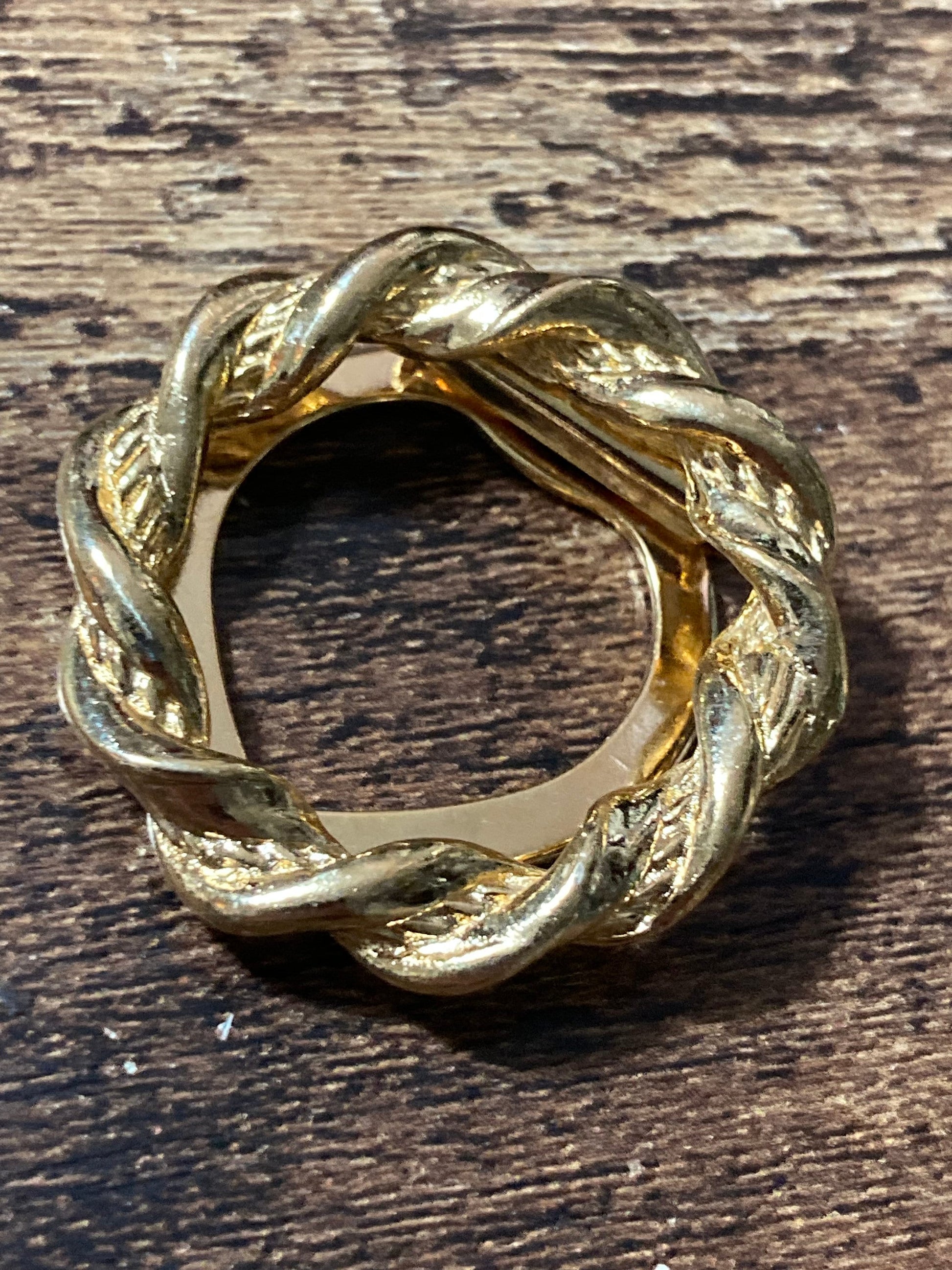 True vintage gold plated nautical rope edge Round open Scarf Clip ring old shop stock