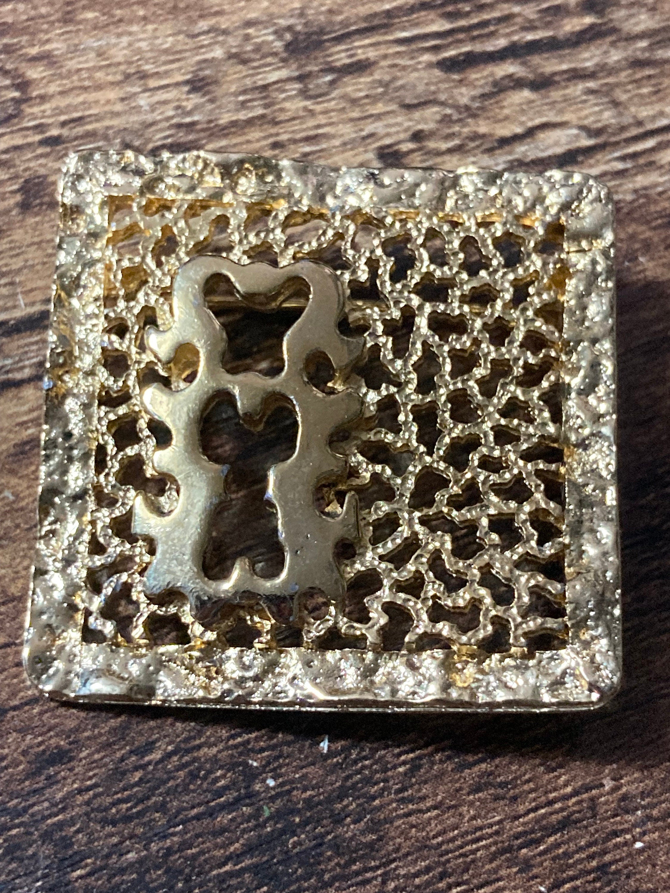 vintage 1970s gold plated abstract square brutalist modernist brooch 4cm