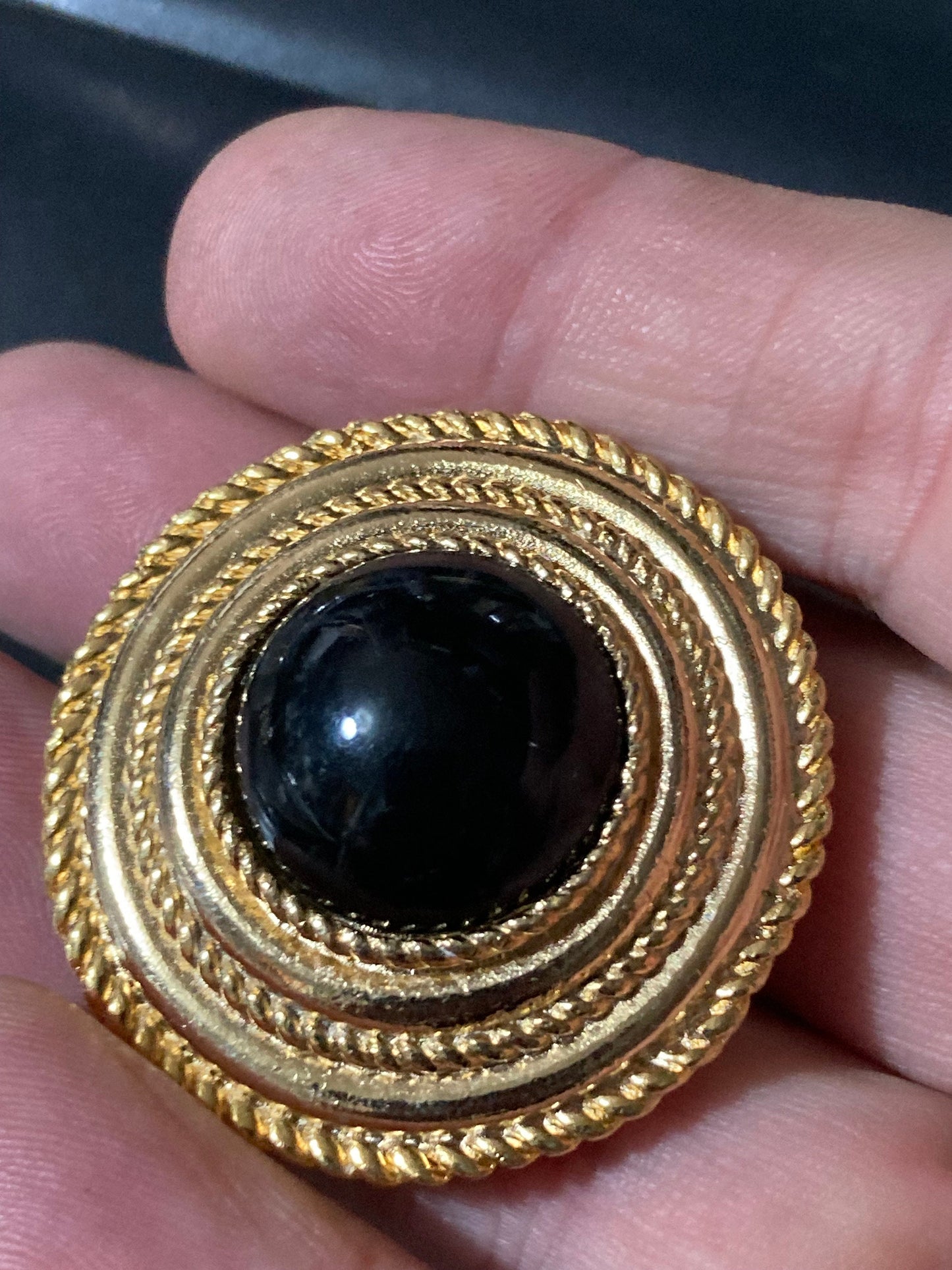 True vintage gold plated nautical rope edge round black gripoix style domed cabochon Scarf Clip ring old shop stock