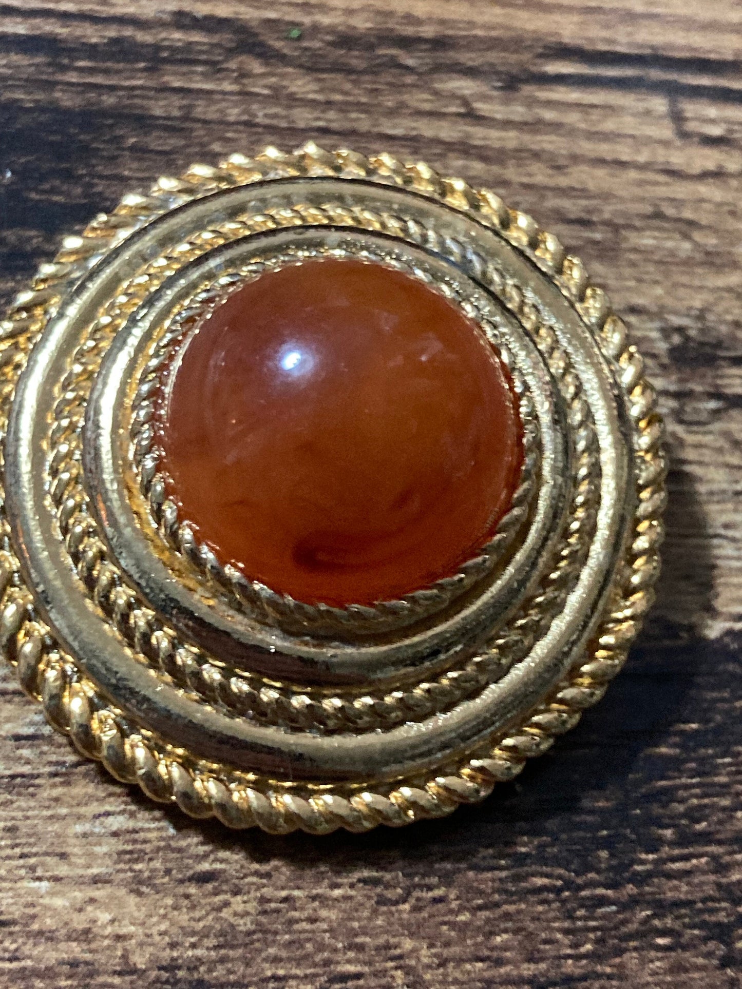 True vintage gold plated nautical rope edge round orange brown cabochon Scarf Clip ring old shop stock