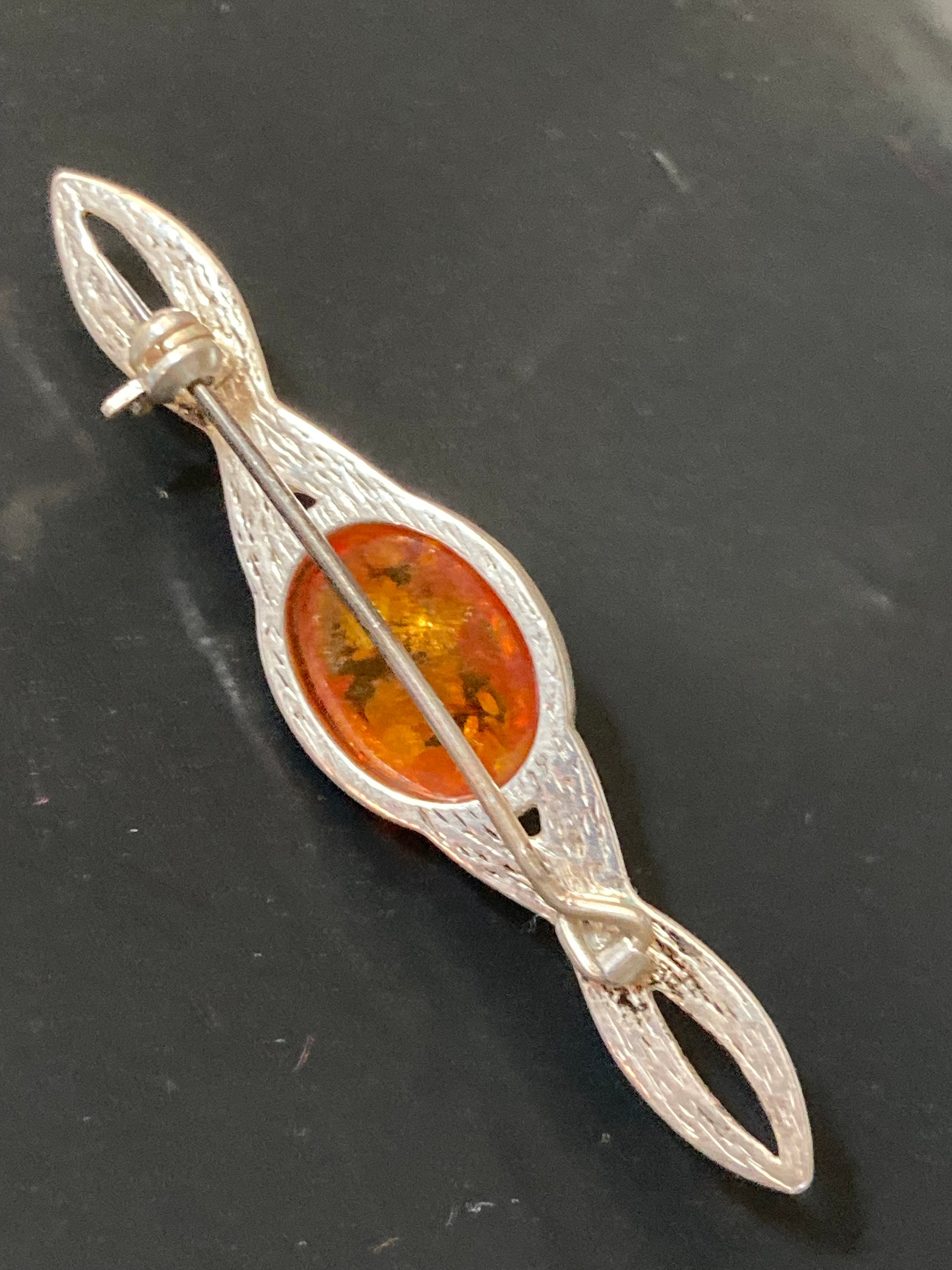 Vintage sterling 925 silver and amber cabochon twisted bar brooch pin